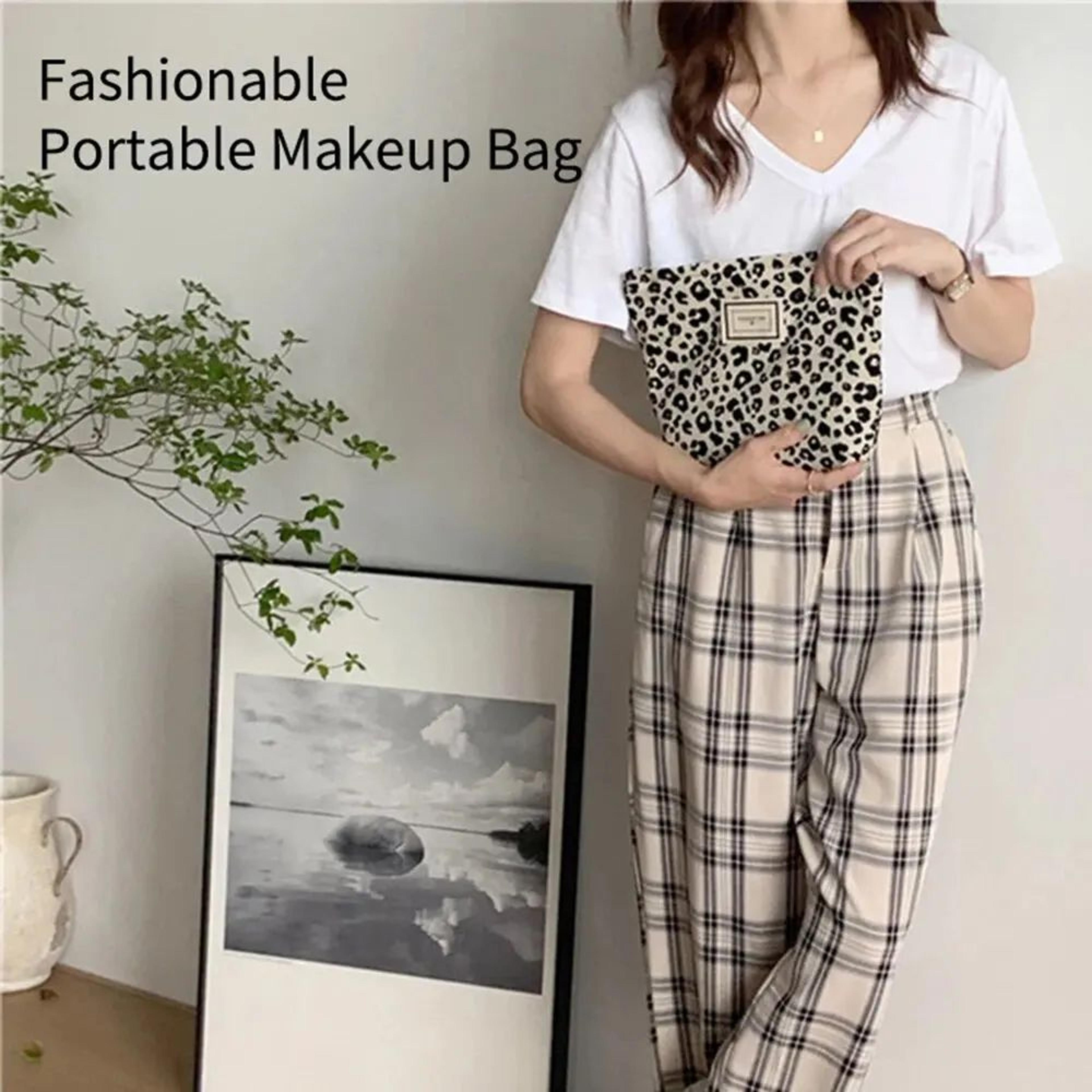 Leopard Print Canvas Makeup Bag Western Style Cosmetic Organizer Pouch With Zipper Portable Phone   4