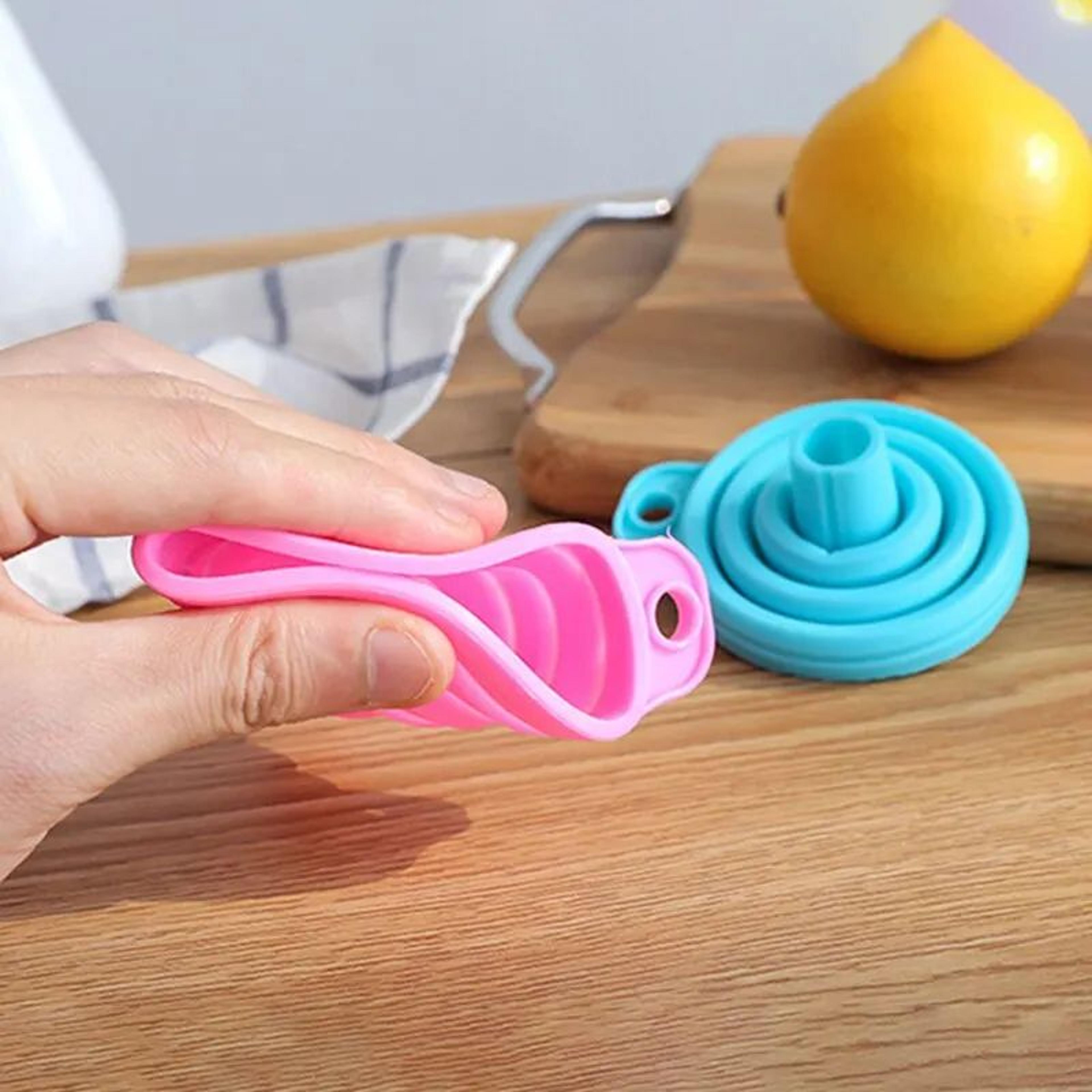 Household Telescopic Mini Folding Funnel For Kitchen Packaging  High Temperature Resistant Silicone 2