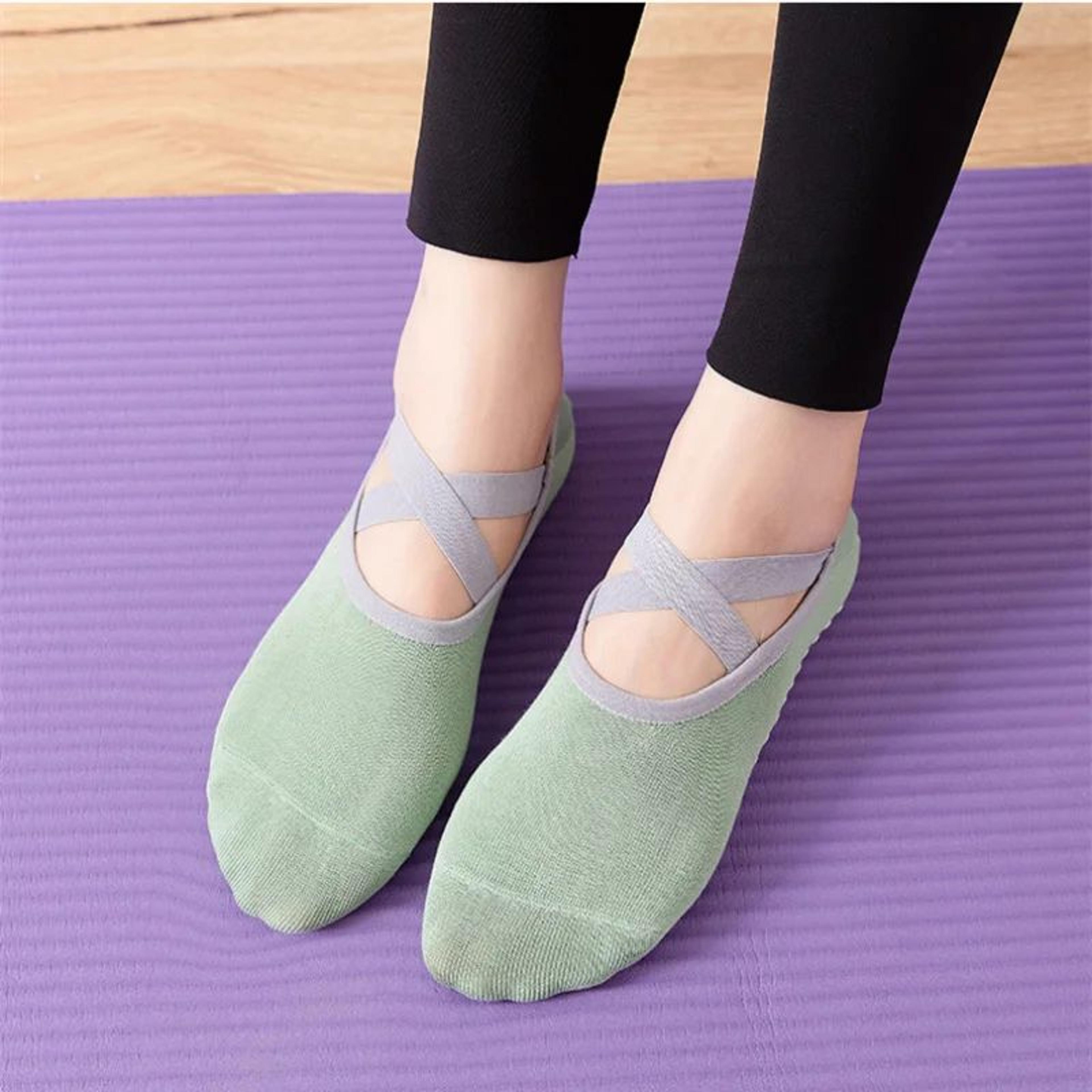 Professional Womens Backless Yoga Socks  Silicone AntiSlip Ballet  Pilates Grip Socks 3