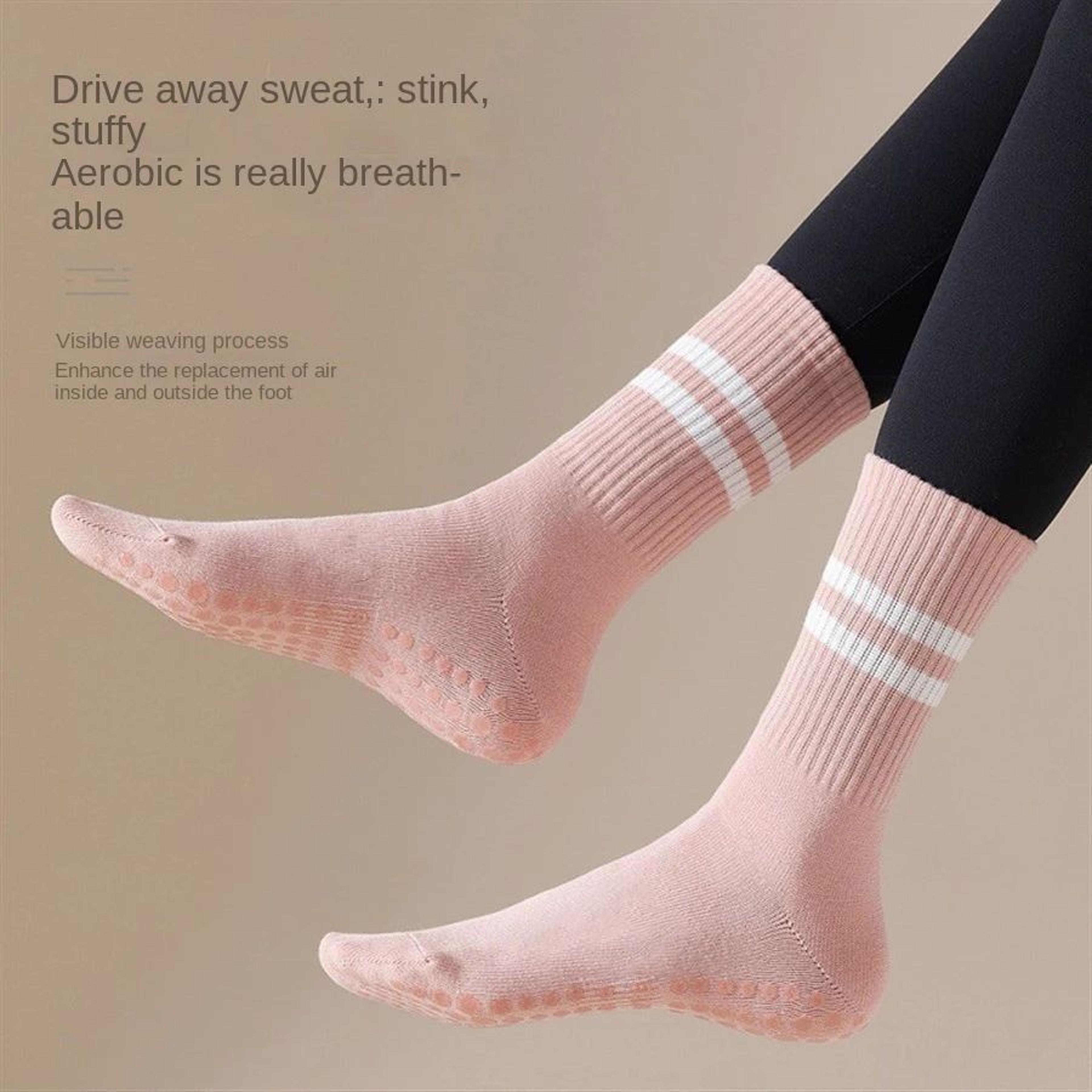 Womens KneeHigh NonSlip Yoga Socks  AntiSlip Pilates  Skipping Rope Sports Grip Socks 0