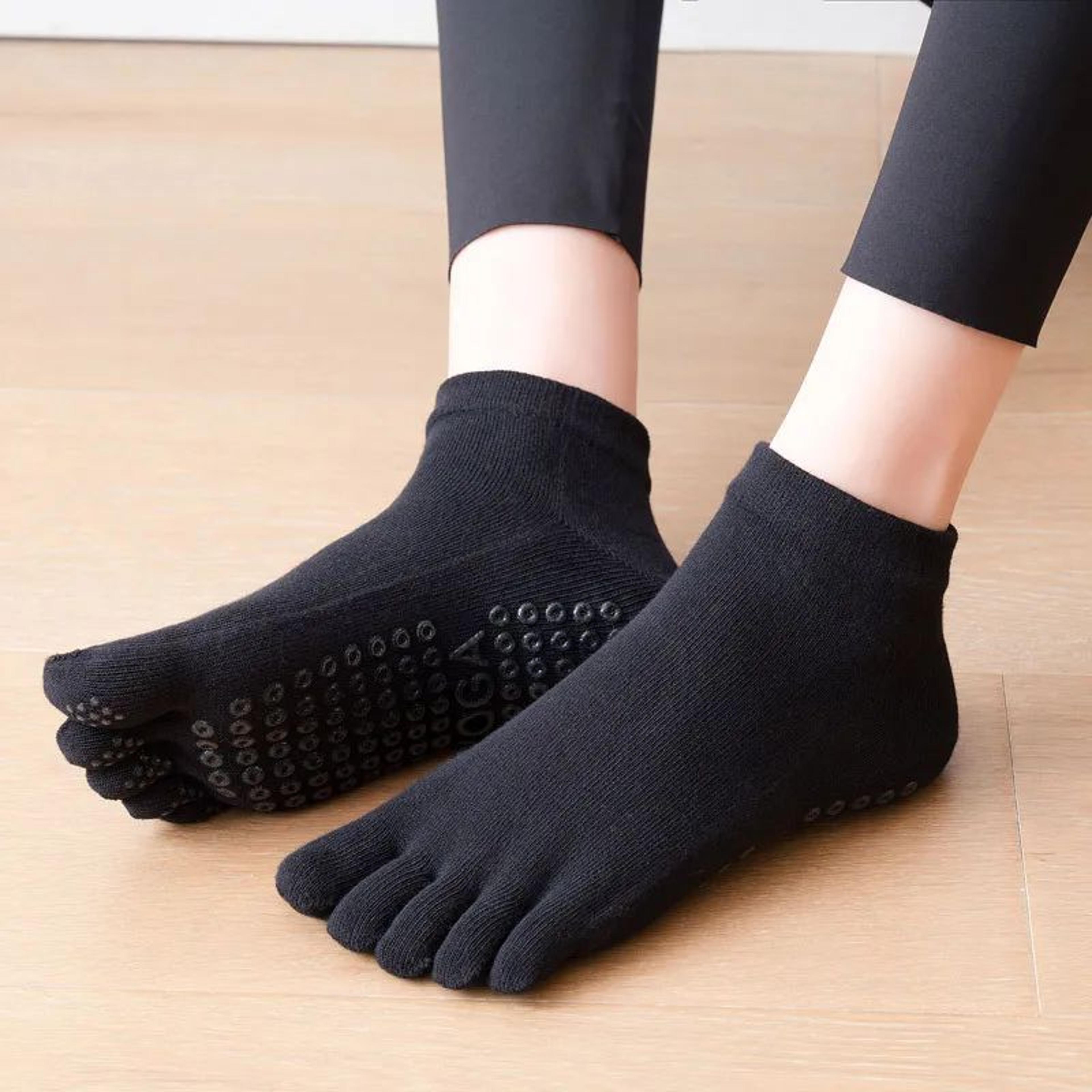 Womens Cotton FiveToe NonSlip Yoga Socks  Breathable QuickDry Pilates  Dance Fitness Grip Socks 0