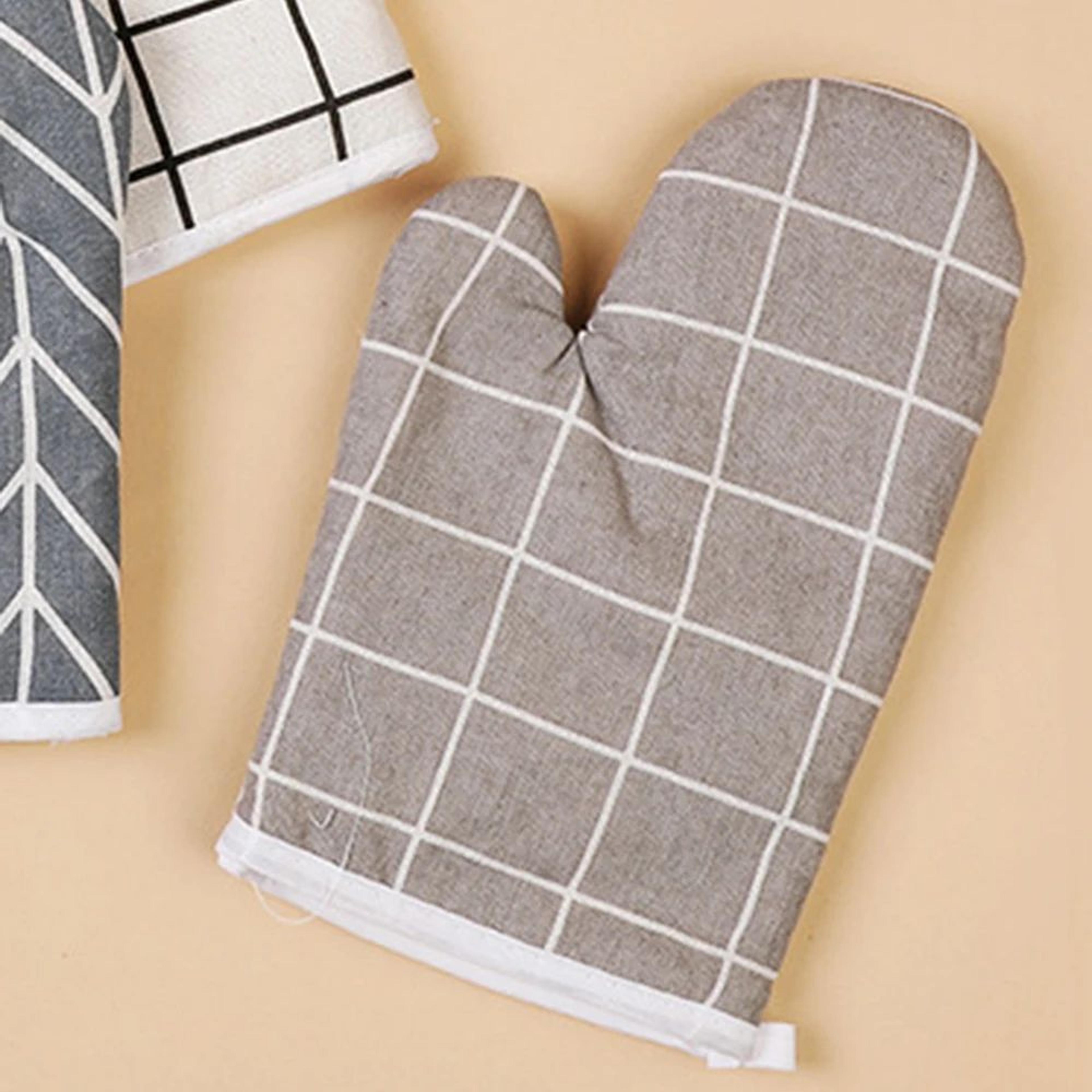 HeatResistant Kitchen Baking Gloves  Insulated Oven  Grill Gloves For Cooking BBQ  Microwave Use 4