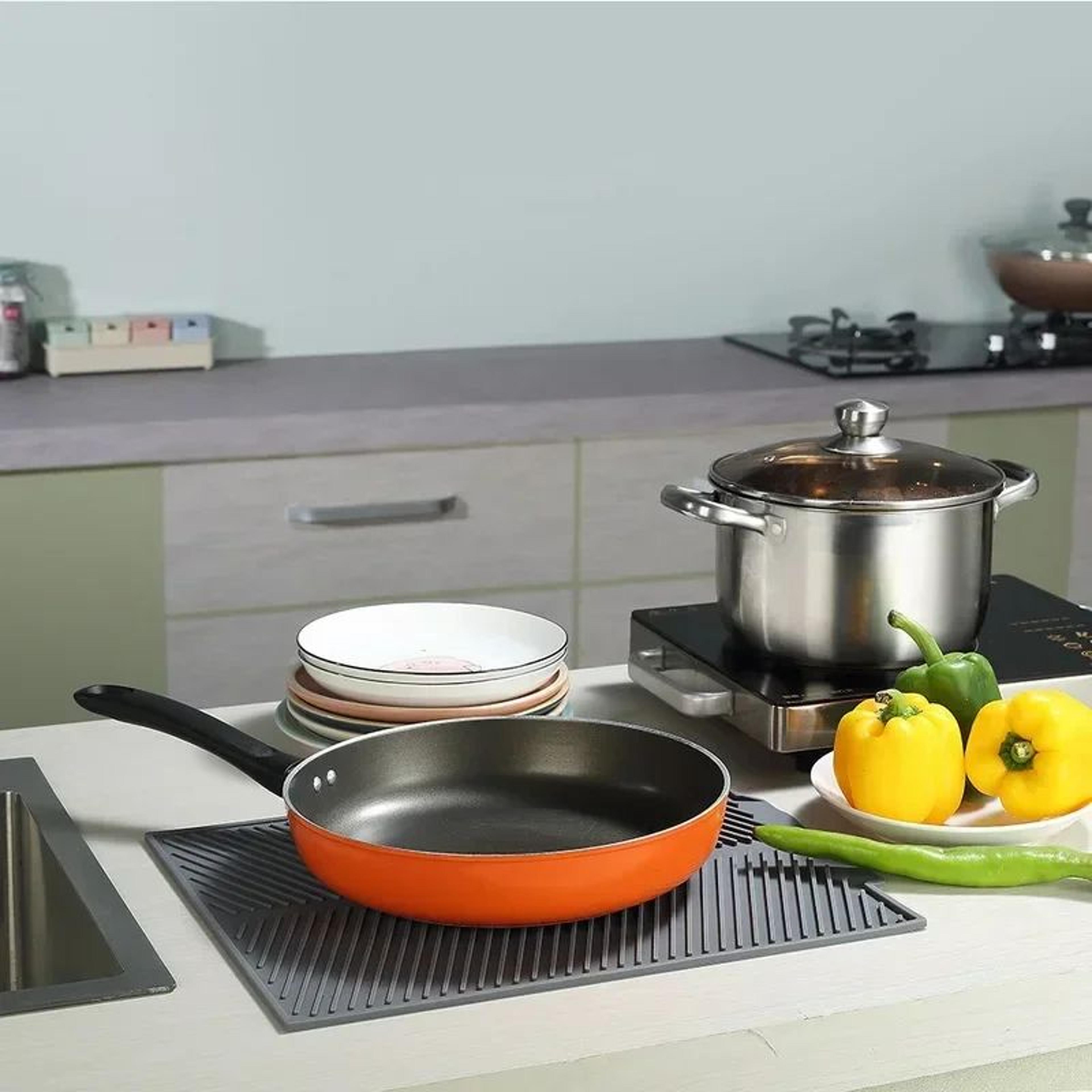 DryGuard Silicone Dish Drying Mat  HeatResistant AntiSlip Kitchen Drain Pad  Counter Protector 2