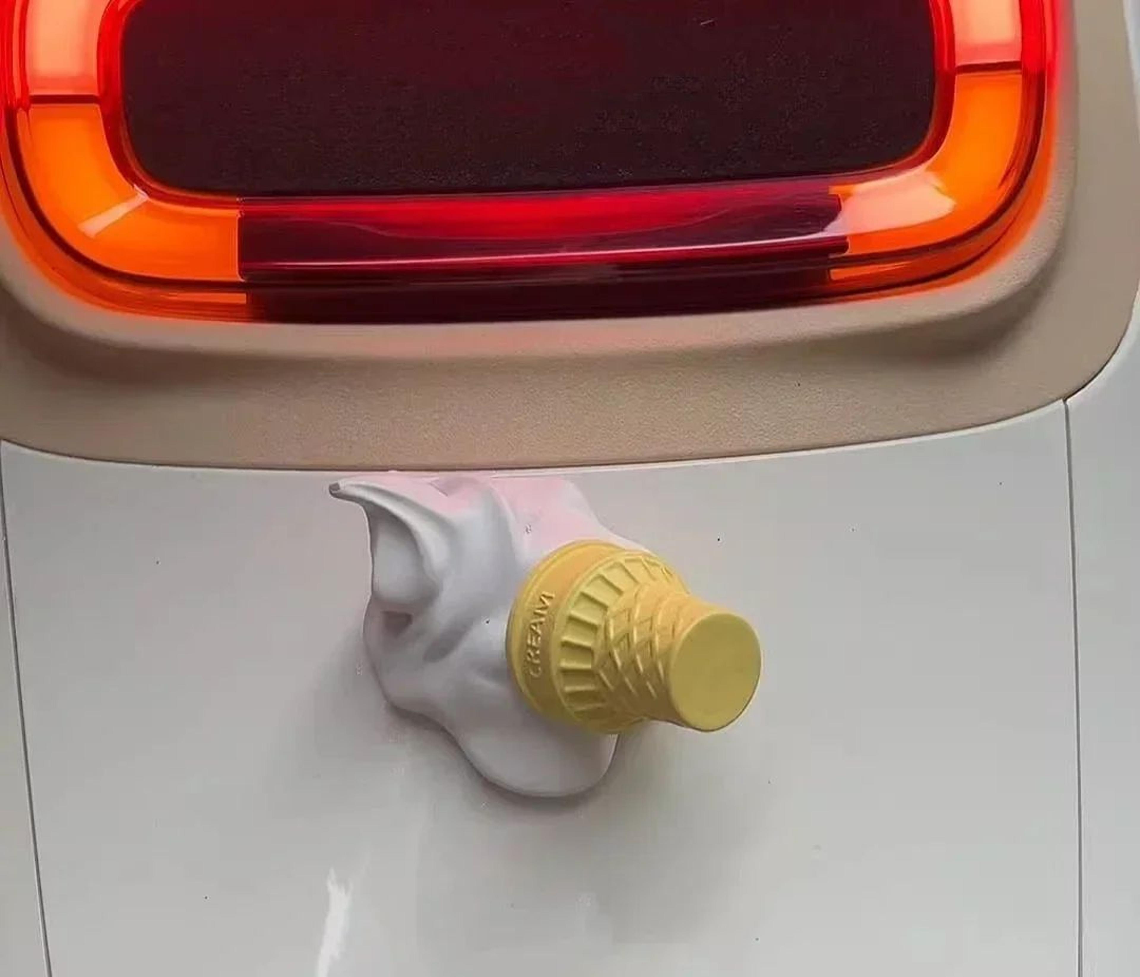Cute Ice Cream Cone Car Ornament  Adorable ABS Dashboard  Air Vent Decoration For Cars Trucks SUVs  2
