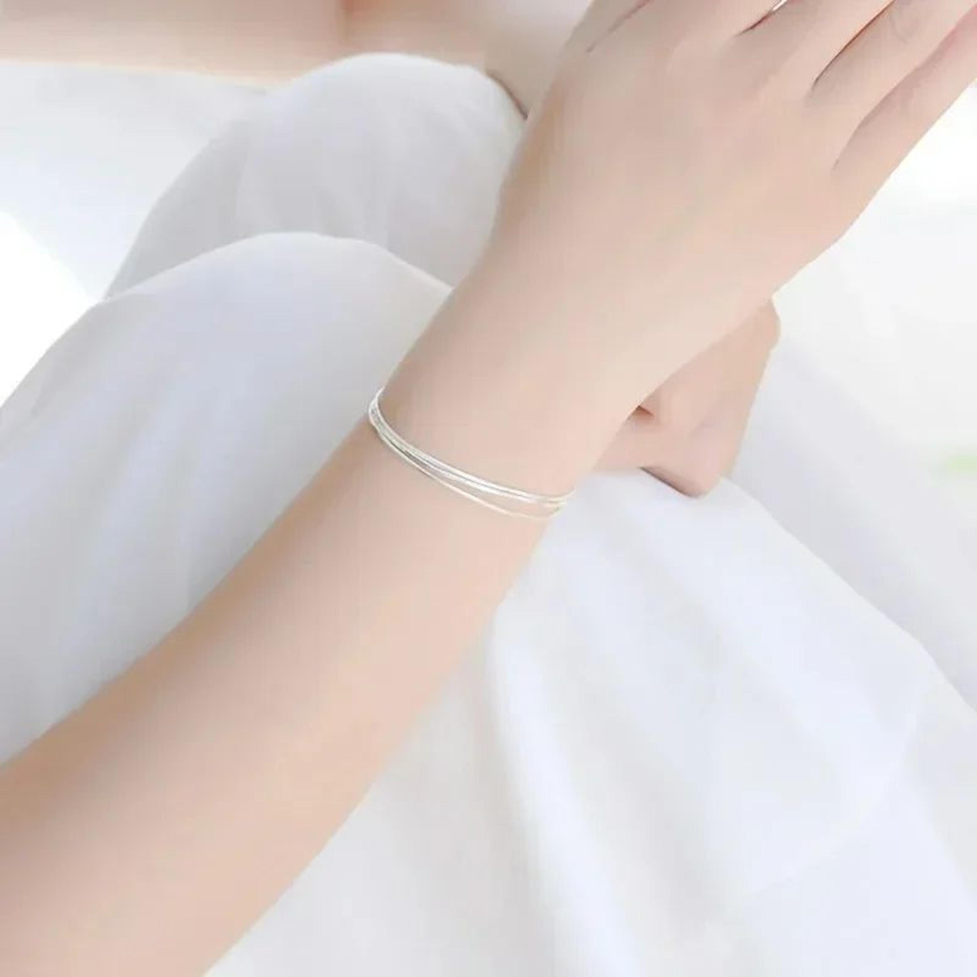 Korean ThreeLayer Snake Chain Bracelet  Elegant Minimalist Layered Metal Bracelet For Women  Girls 4