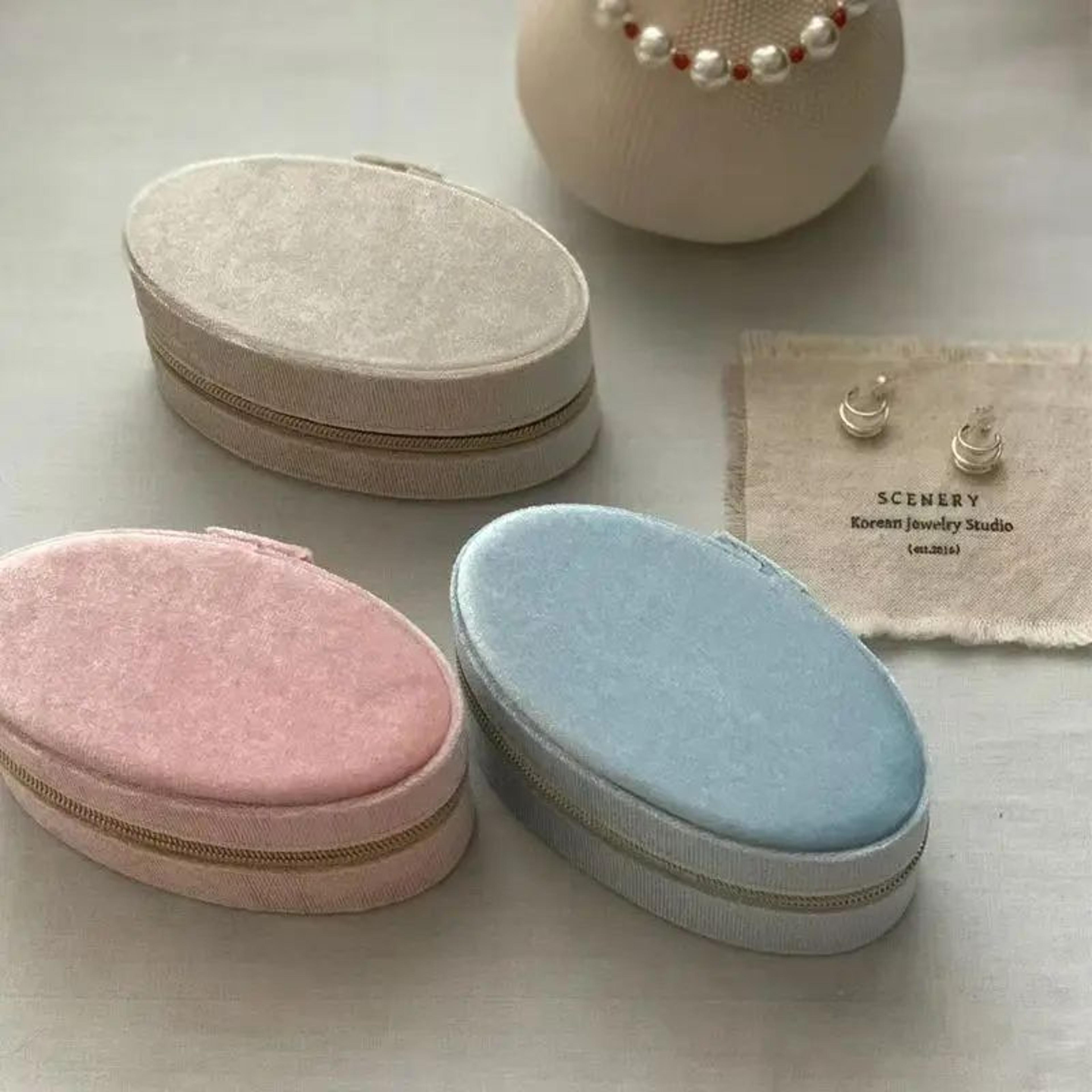 Luxury Velvet Jewelry Storage Box  Portable Oval Travel Case For Rings Earrings  Small Accessories 1