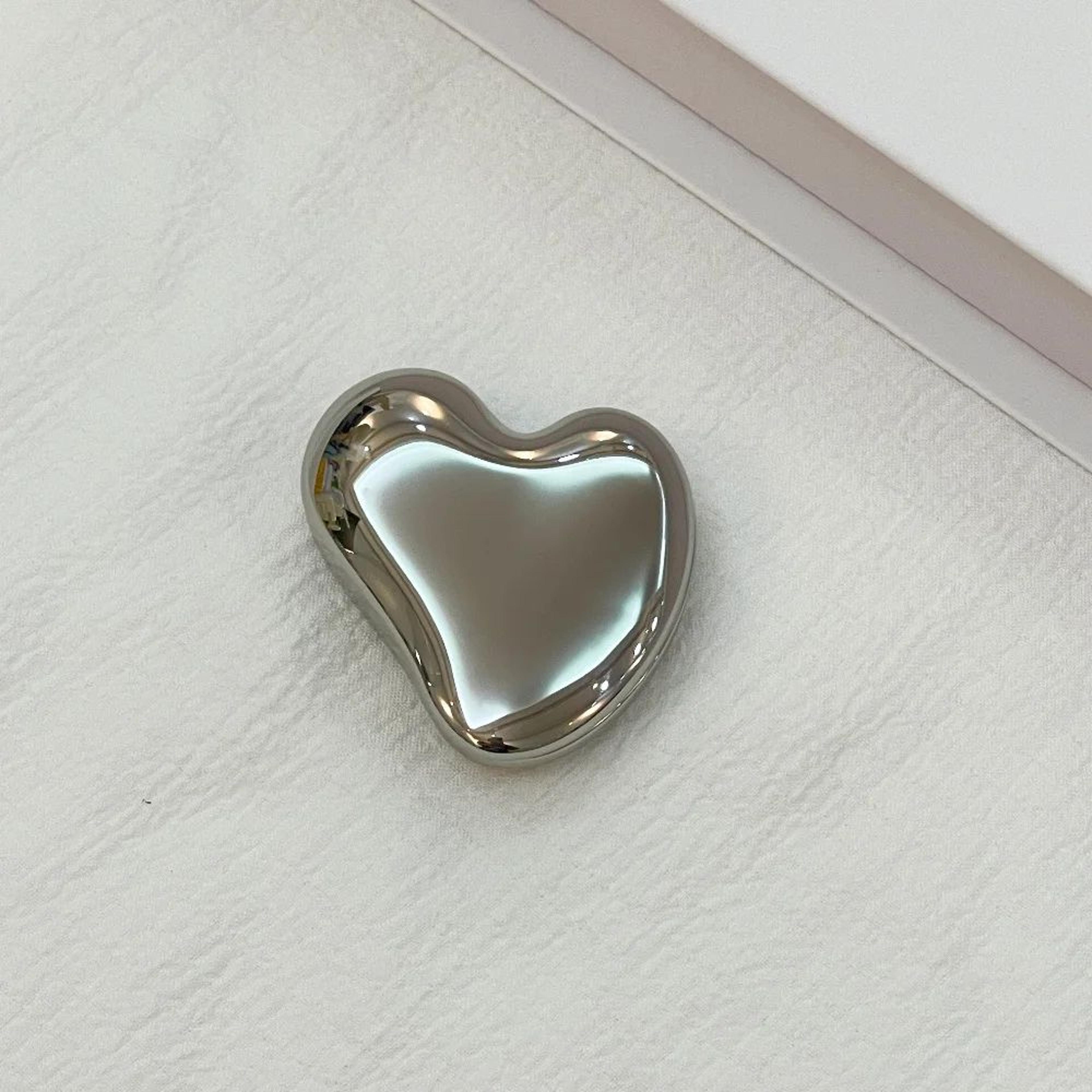 HeartShaped Portable Folding Makeup Mirror  DoubleSided Metal Compact Pocket Mirror For Women Trave 7