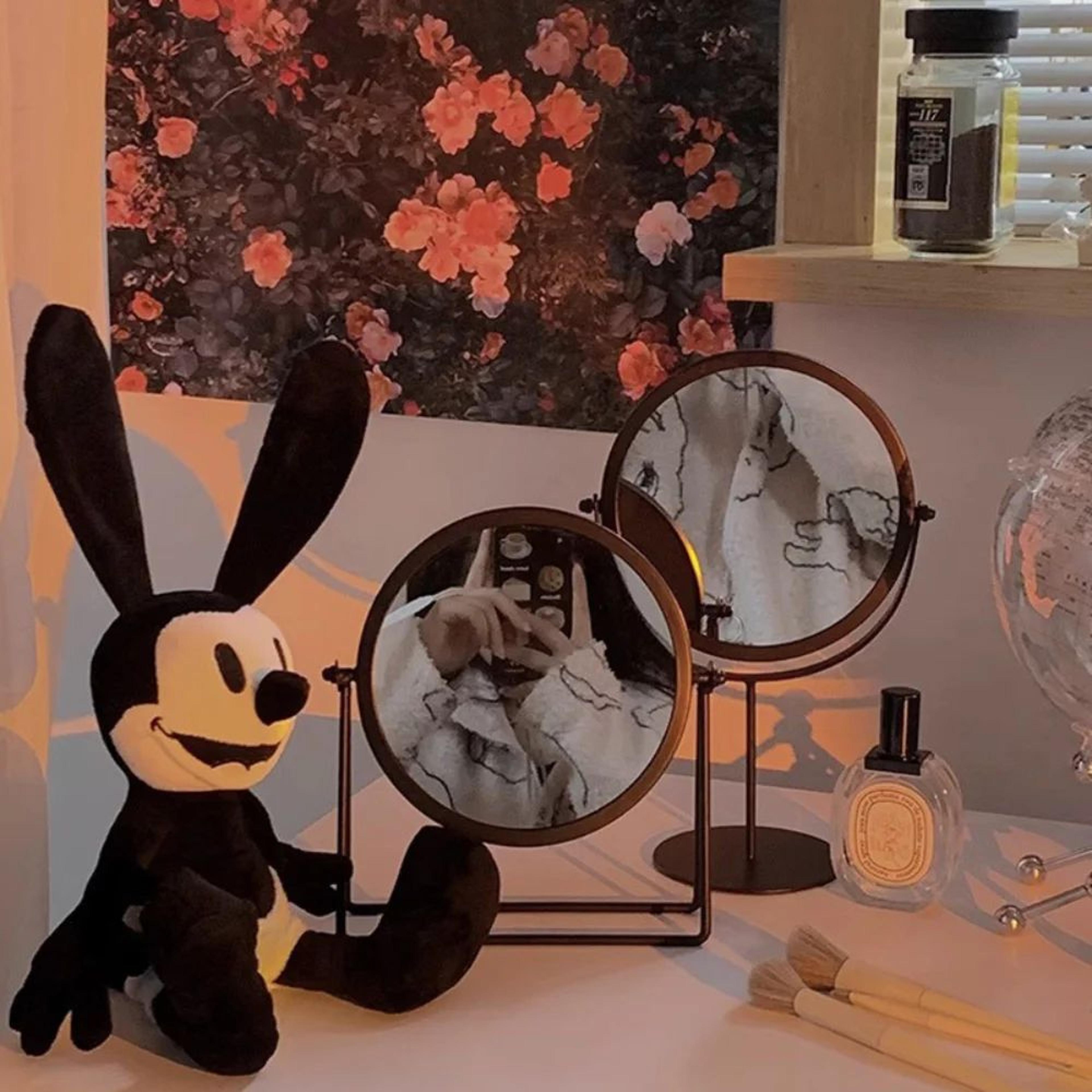Retro Metal Vanity Makeup Mirror  European American Style Rotating Round Desktop Dressing Mirror Fo 4