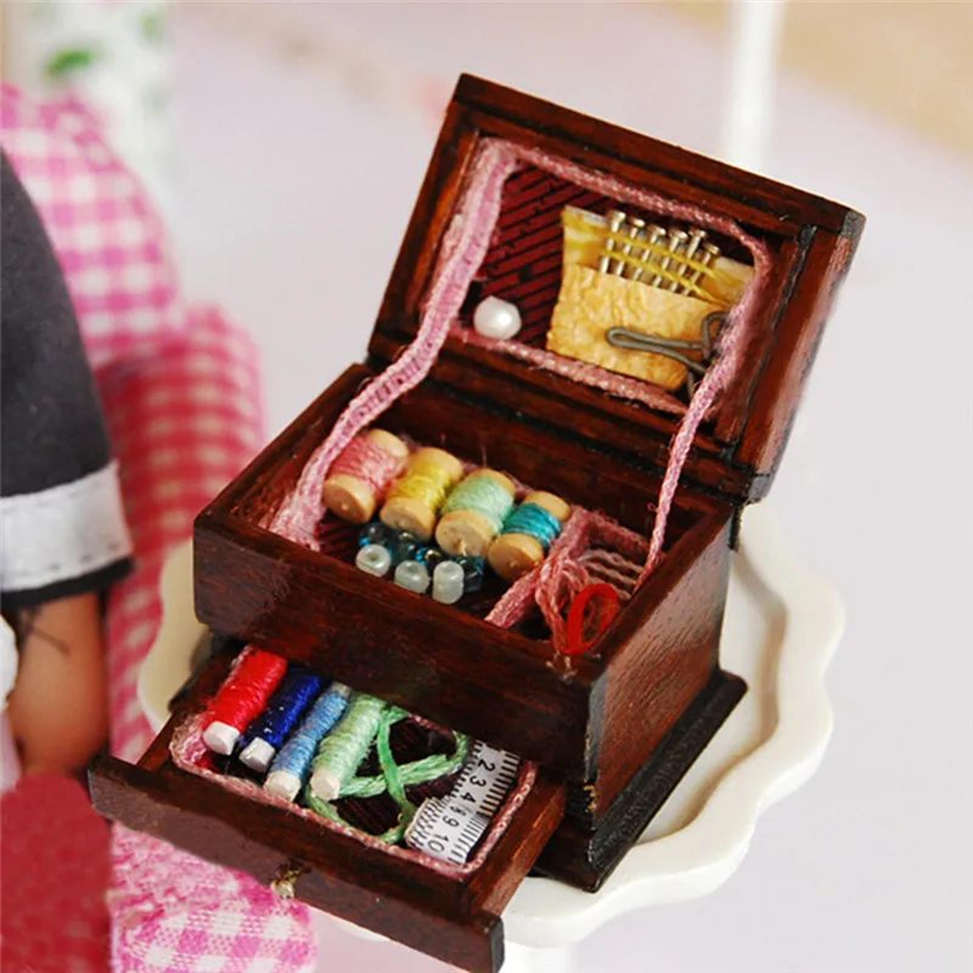 Vintage 1  12 Dollhouse Sewing Needlework Kit Box Mini Decor 0