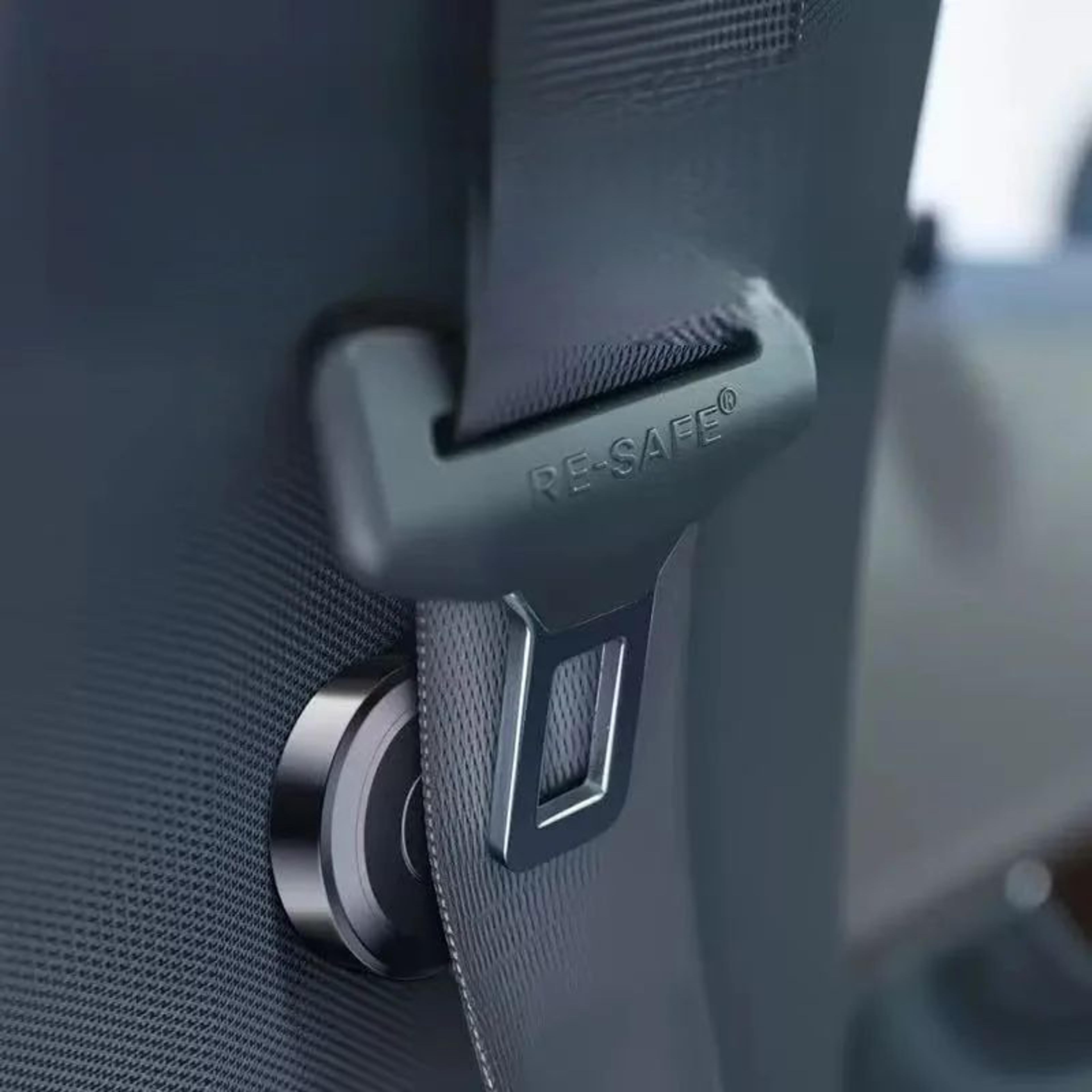 Adjustable Car Seat Belt Clip  Secure Stabilize And Prevent Belt Slippage While Driving 3