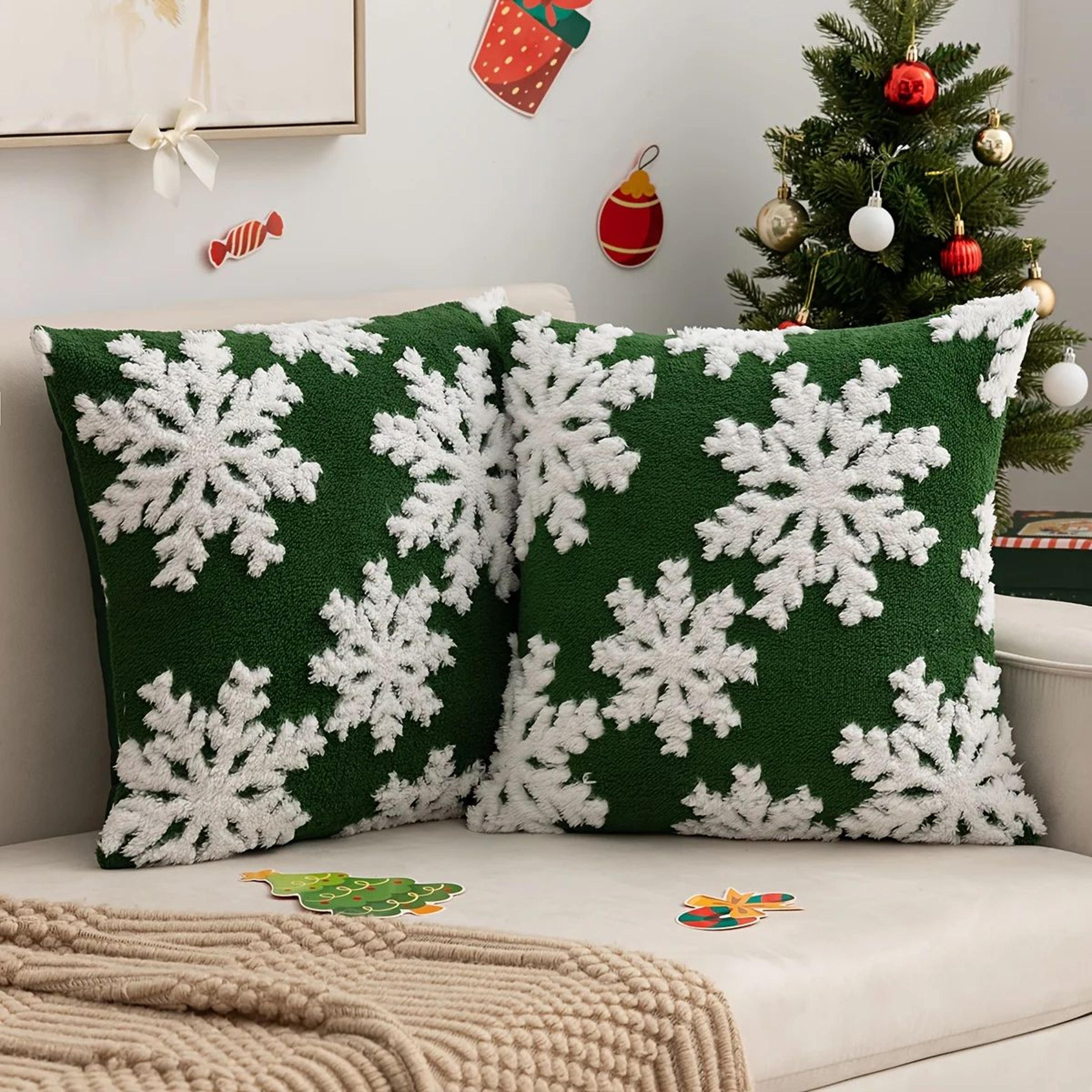 Snowflake Velvet Pillow Covers Set Of 2  Soft Christmas Cushion Covers With Festive Pattern  Hidden 0