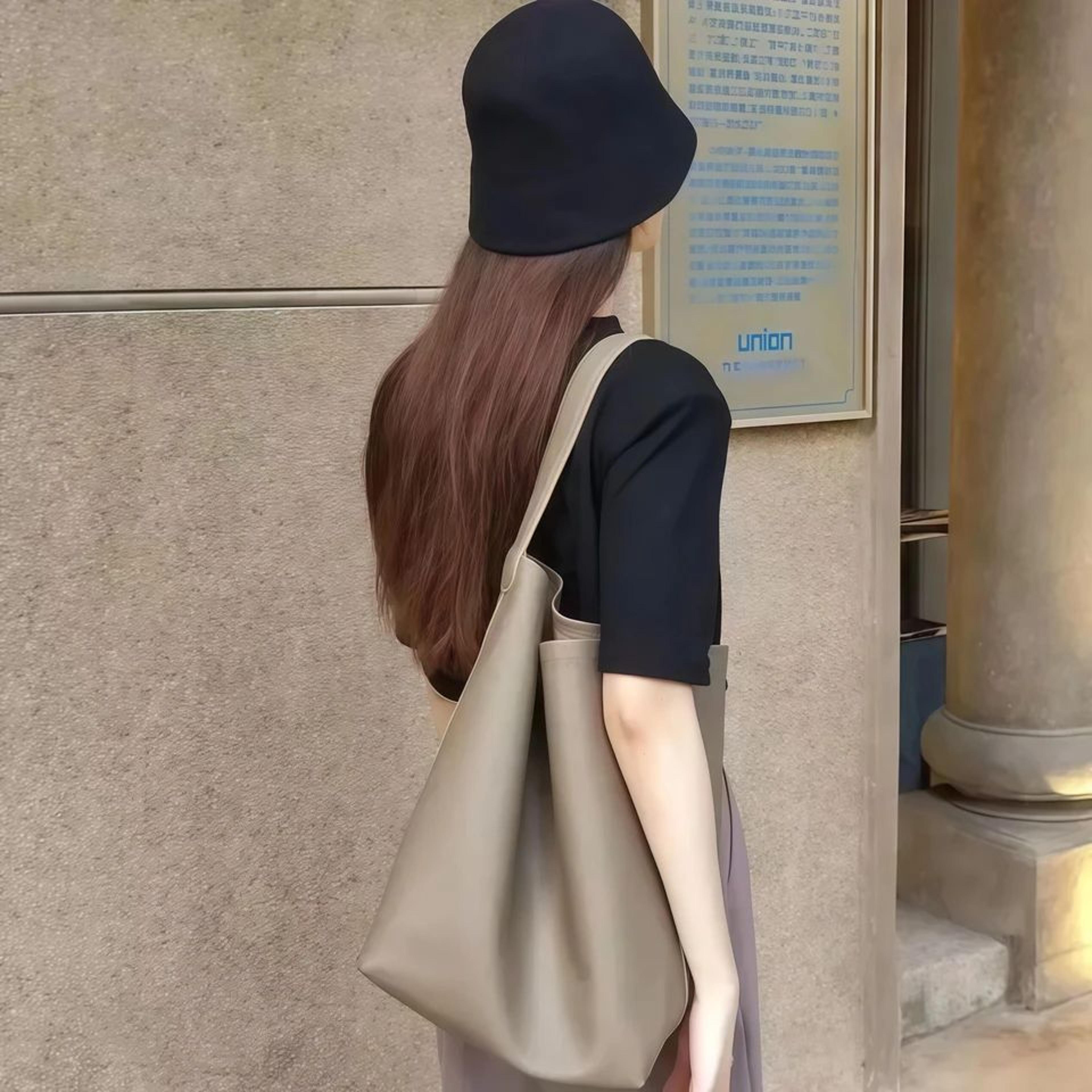 Womens Leather Bucket Tote Bag 1