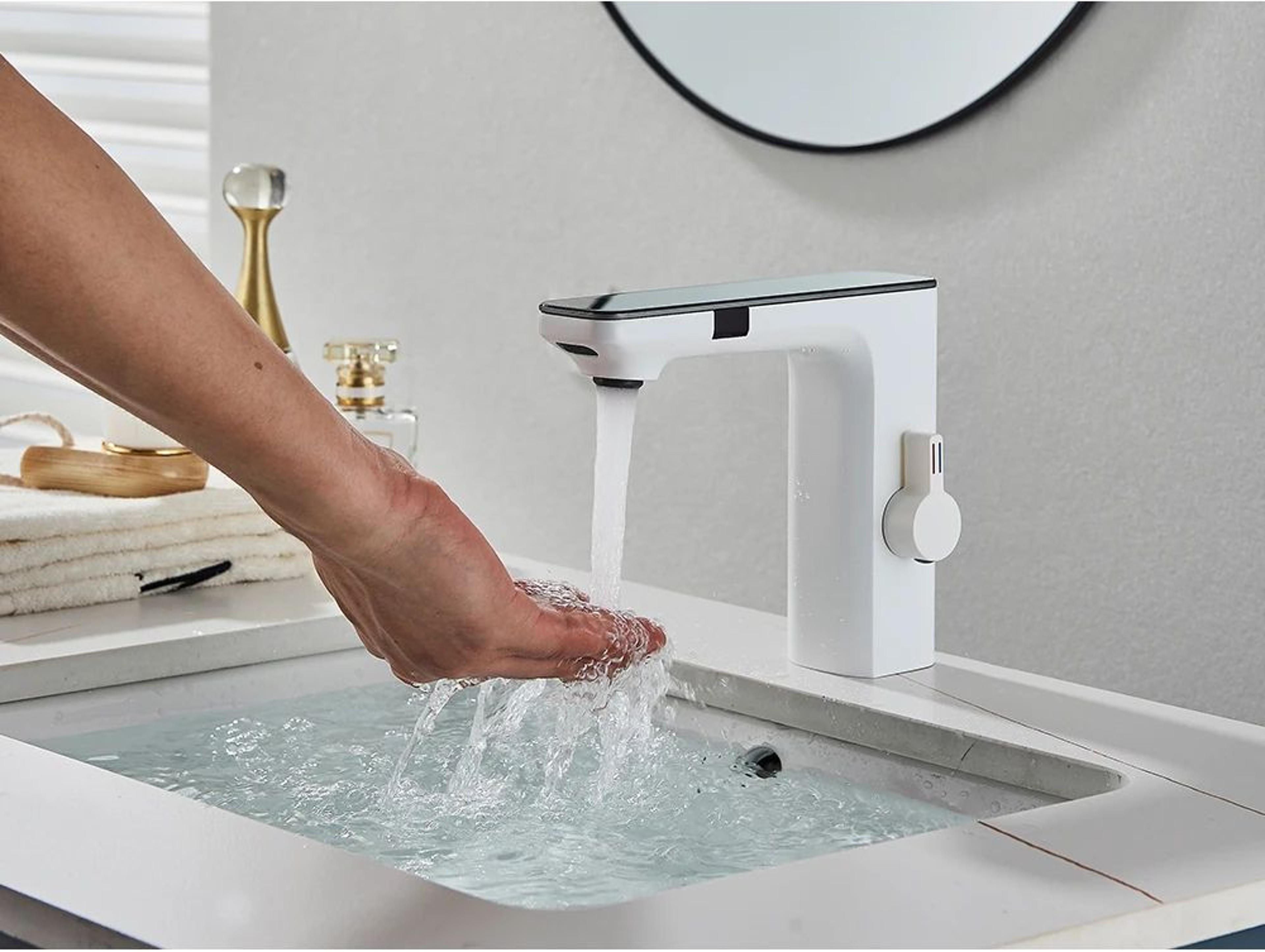 Smart Touchless Basin Faucet With Digital Display 7