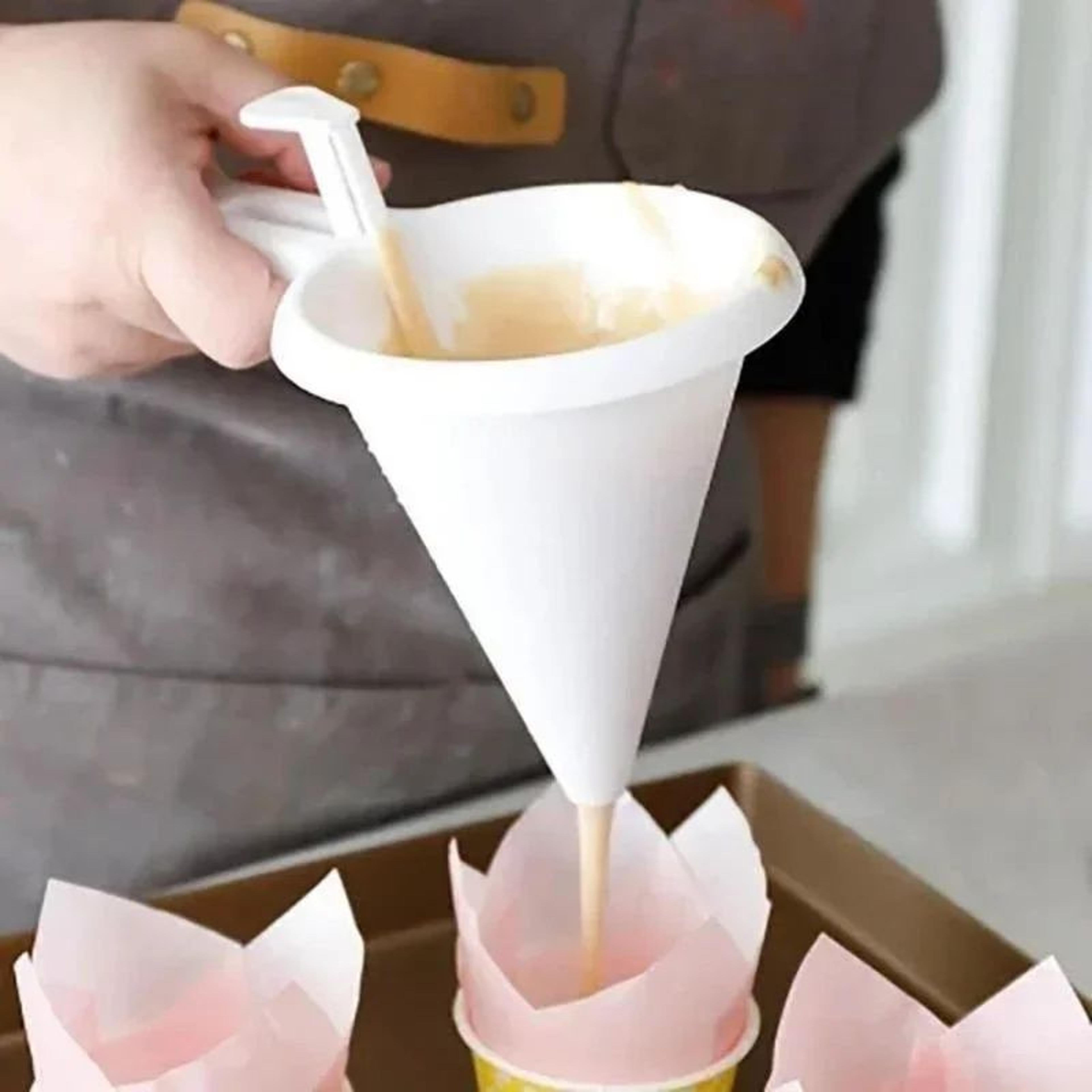 Adjustable Handheld Baking Funnel Dispenser 4