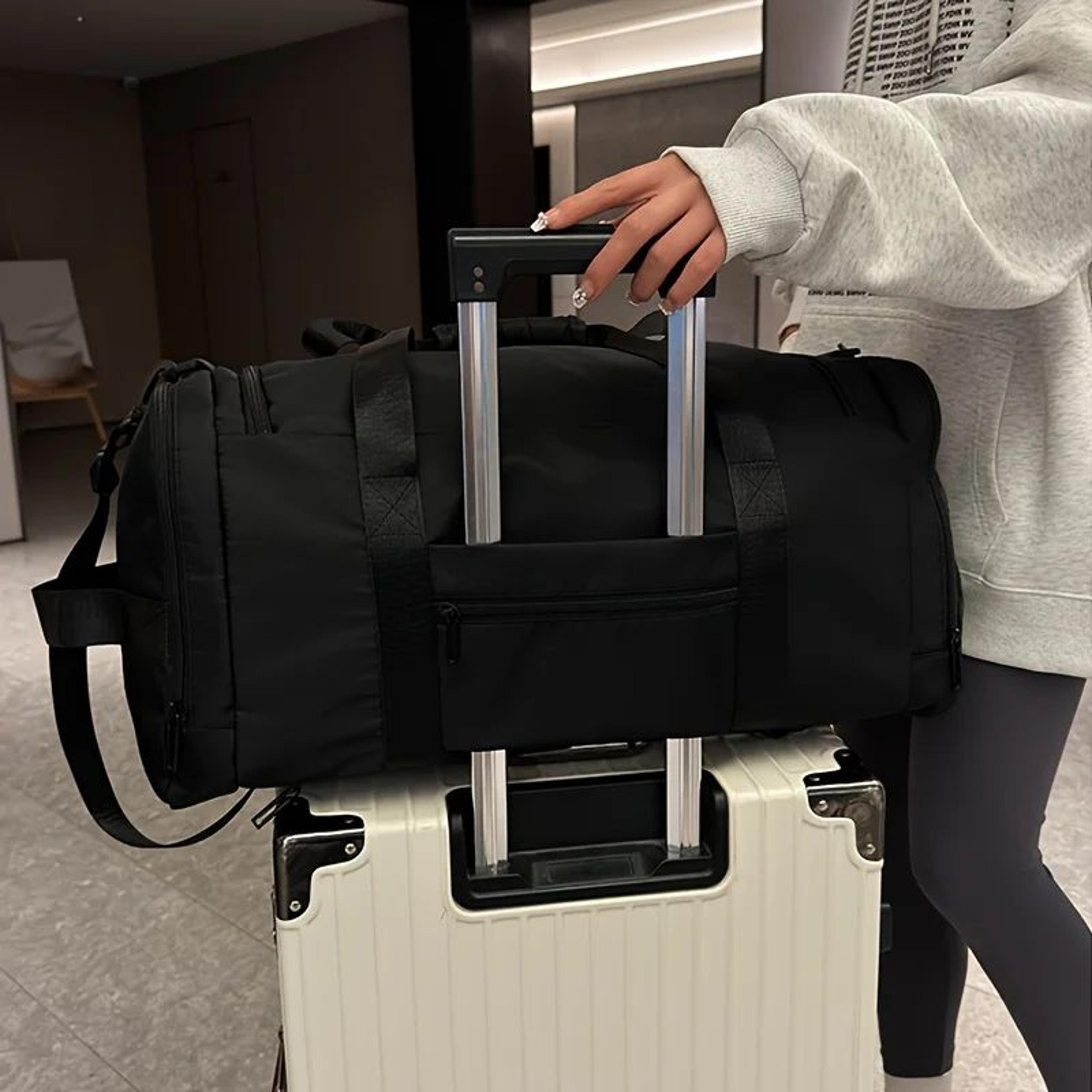 Large Capacity Travel  Gym Backpack With Shoe Compartment And Wet Dry Separation 7