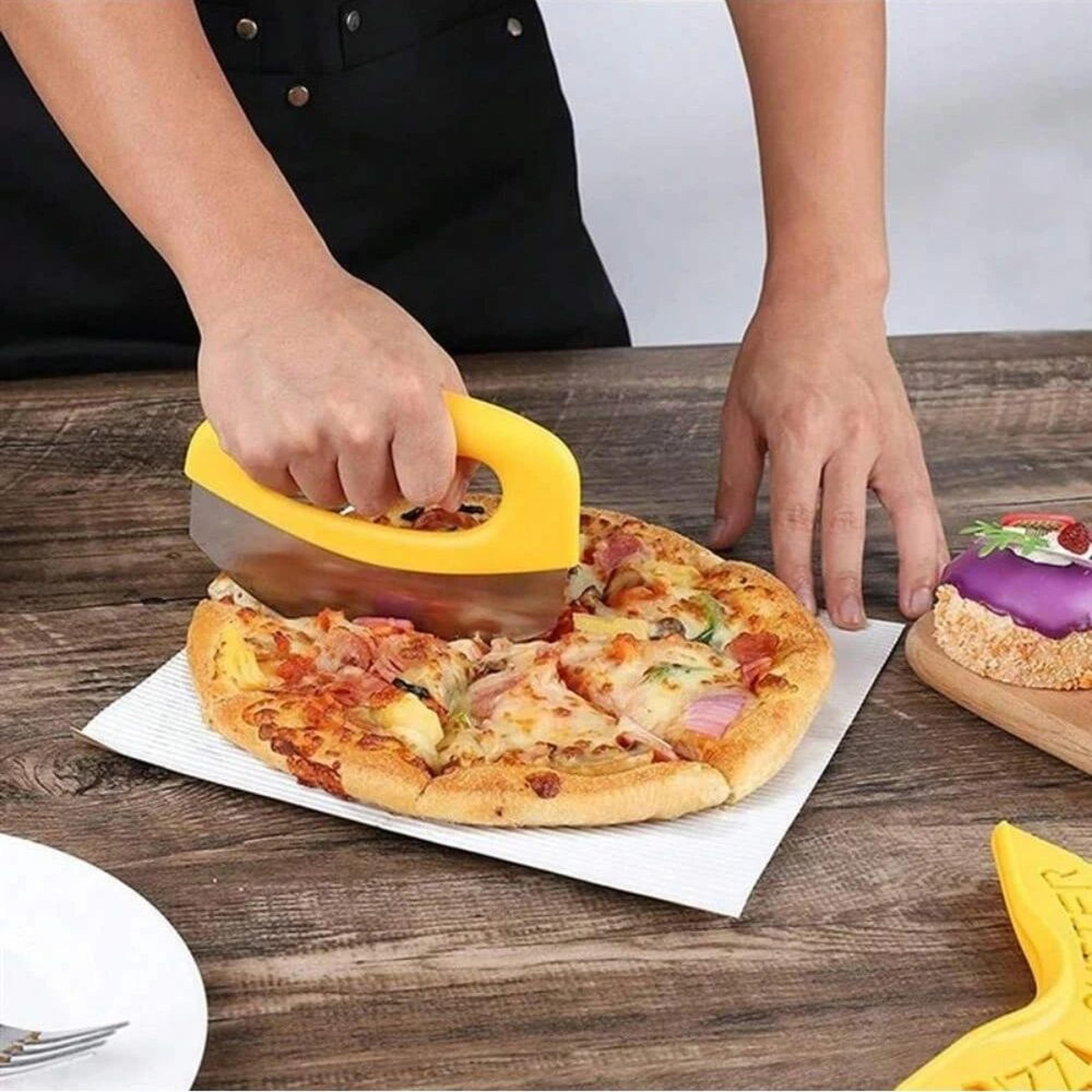 Stainless Steel Pizza Cutter Ring Knife With Safety Cover 3
