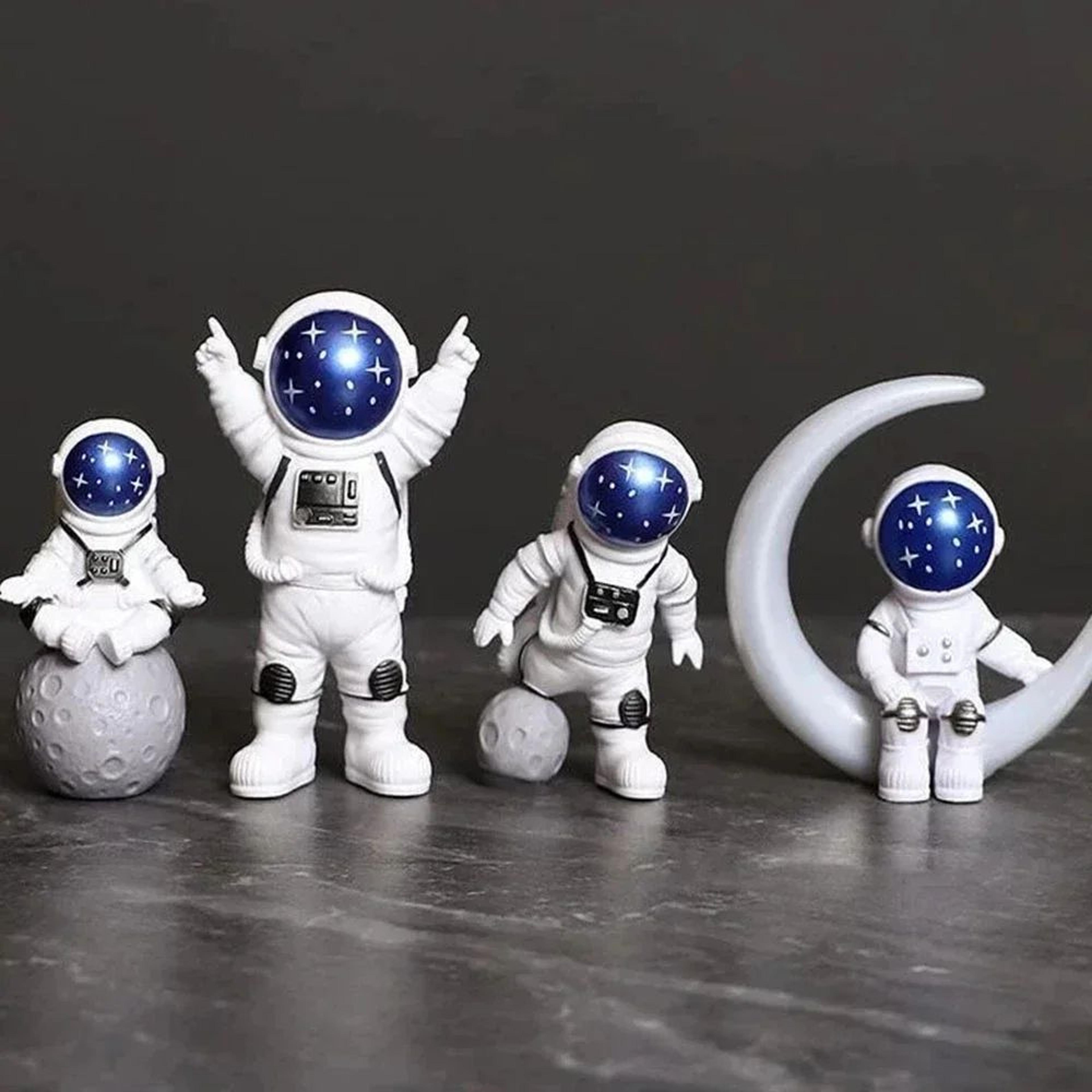 4pcs astronaut figurine space decor set