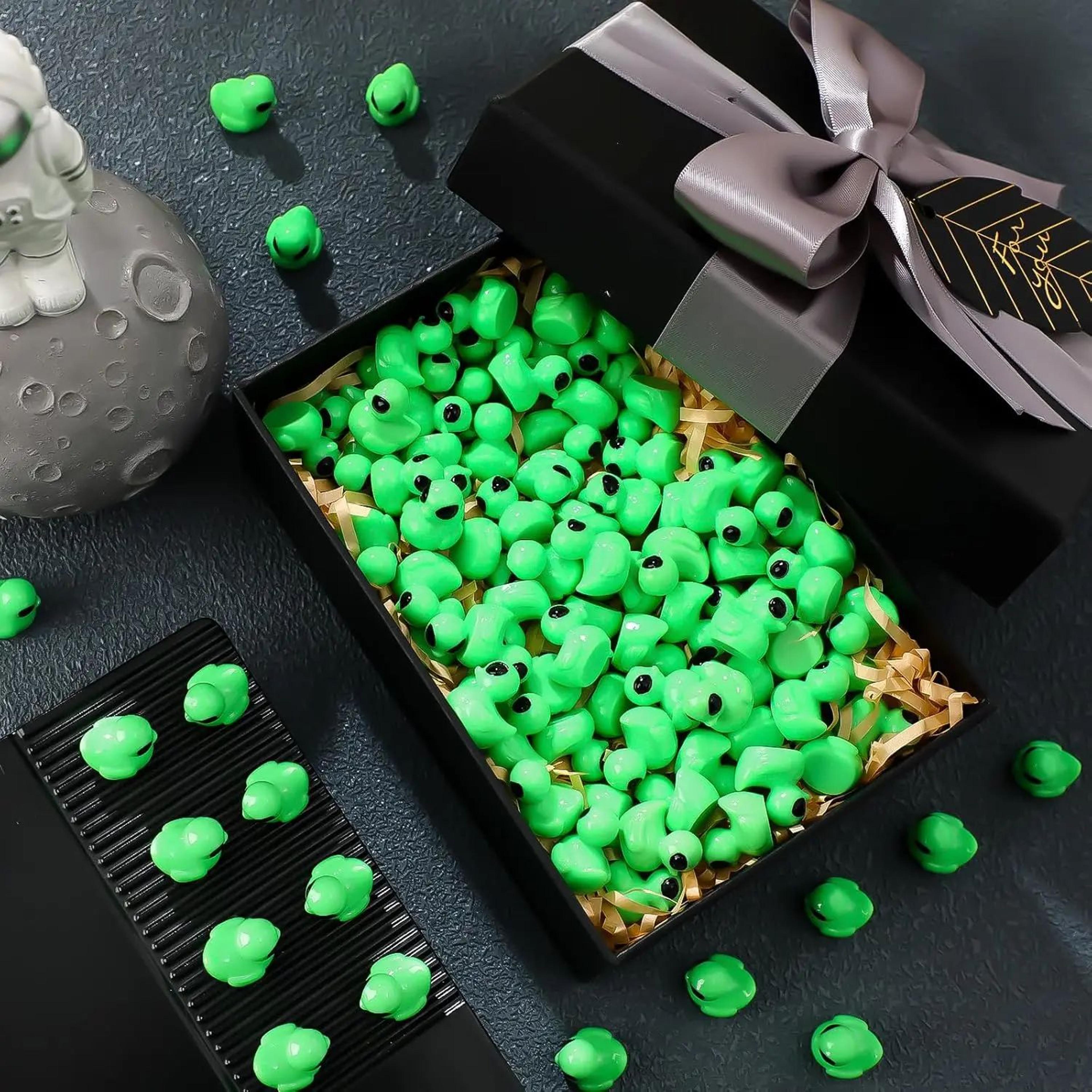 Mini Alien Duck Figurines Set For Fun Desk Decor 4