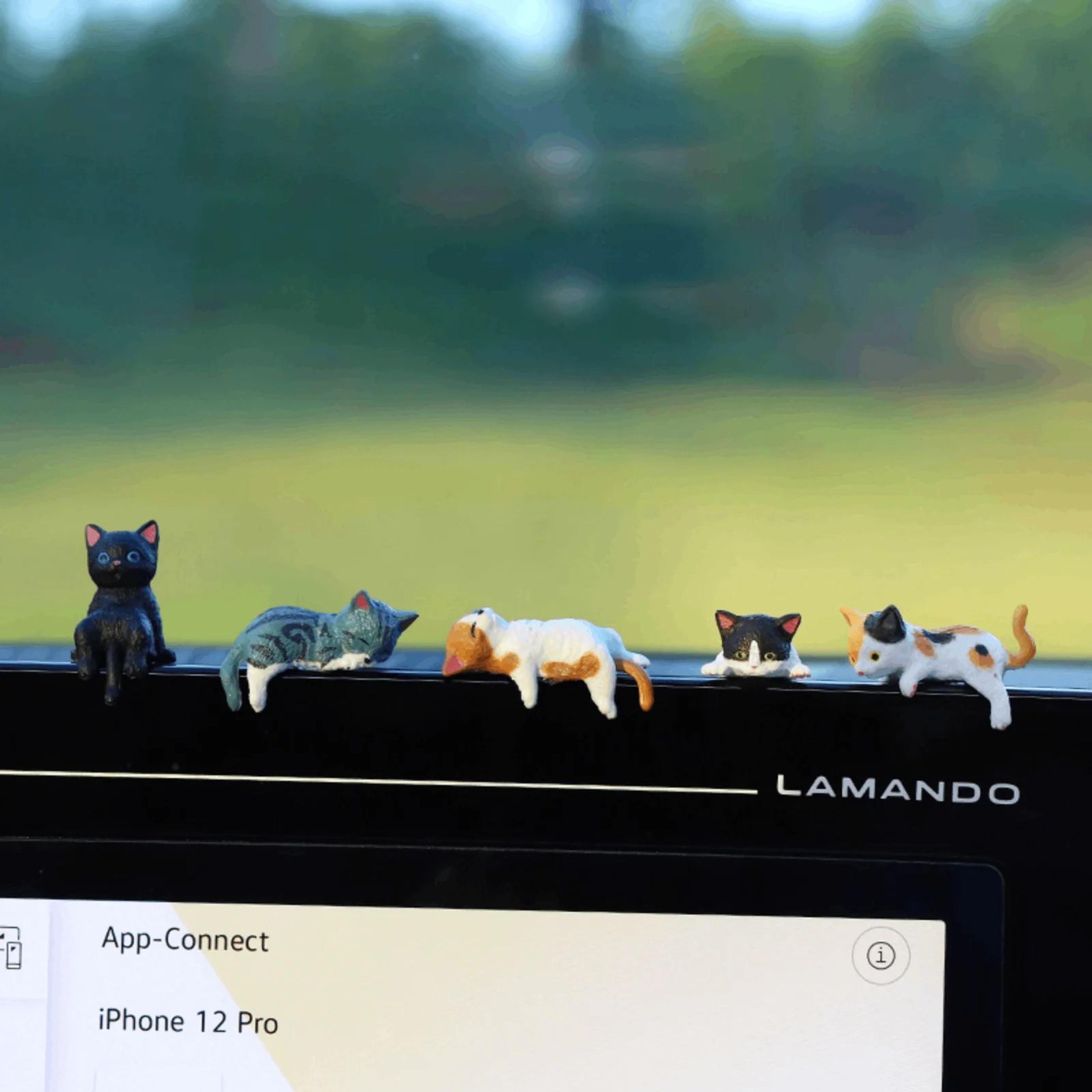 Mini Cat Figurine Desk Decor 0