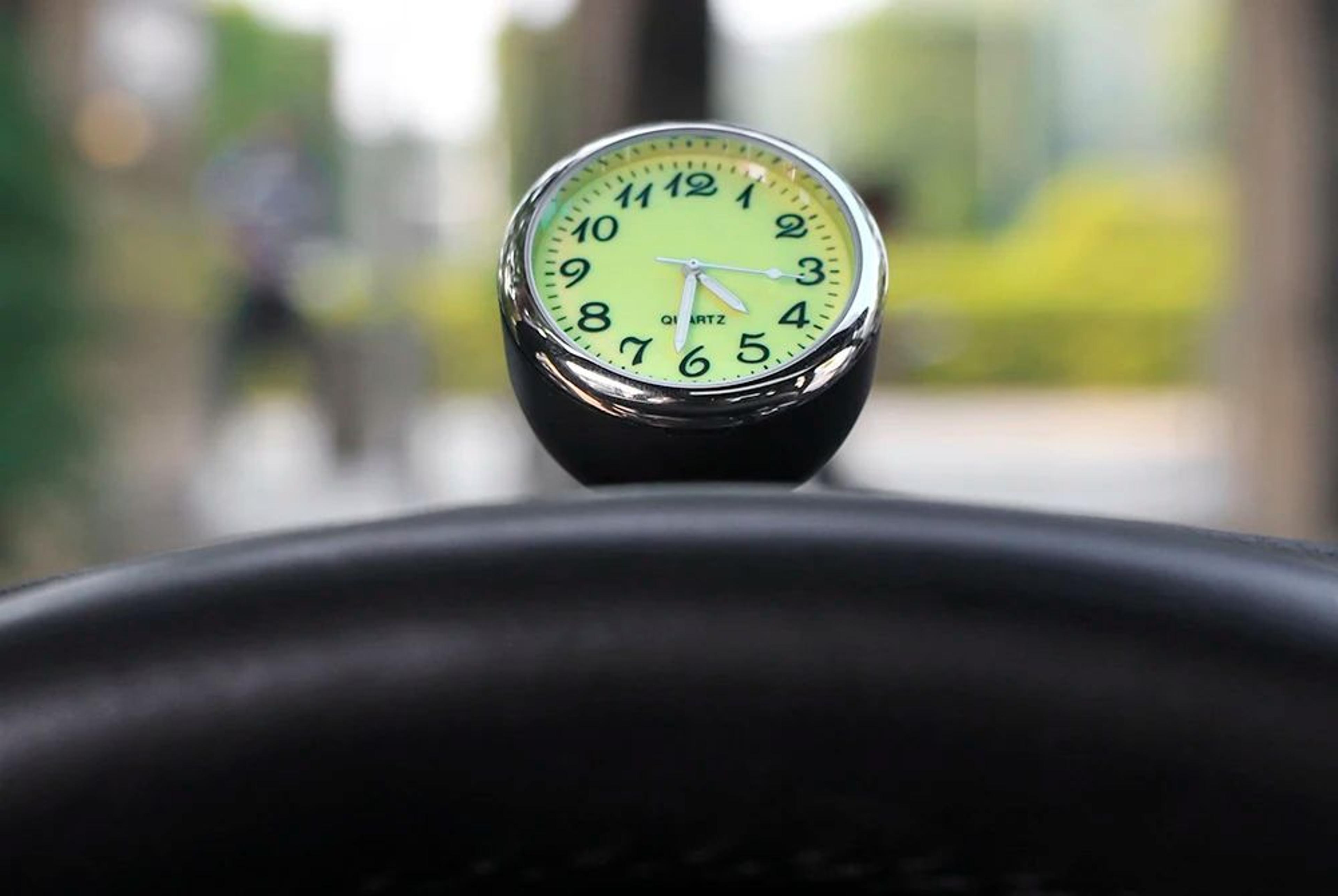 Luminous Car Clock Thermometer Hygrometer 8