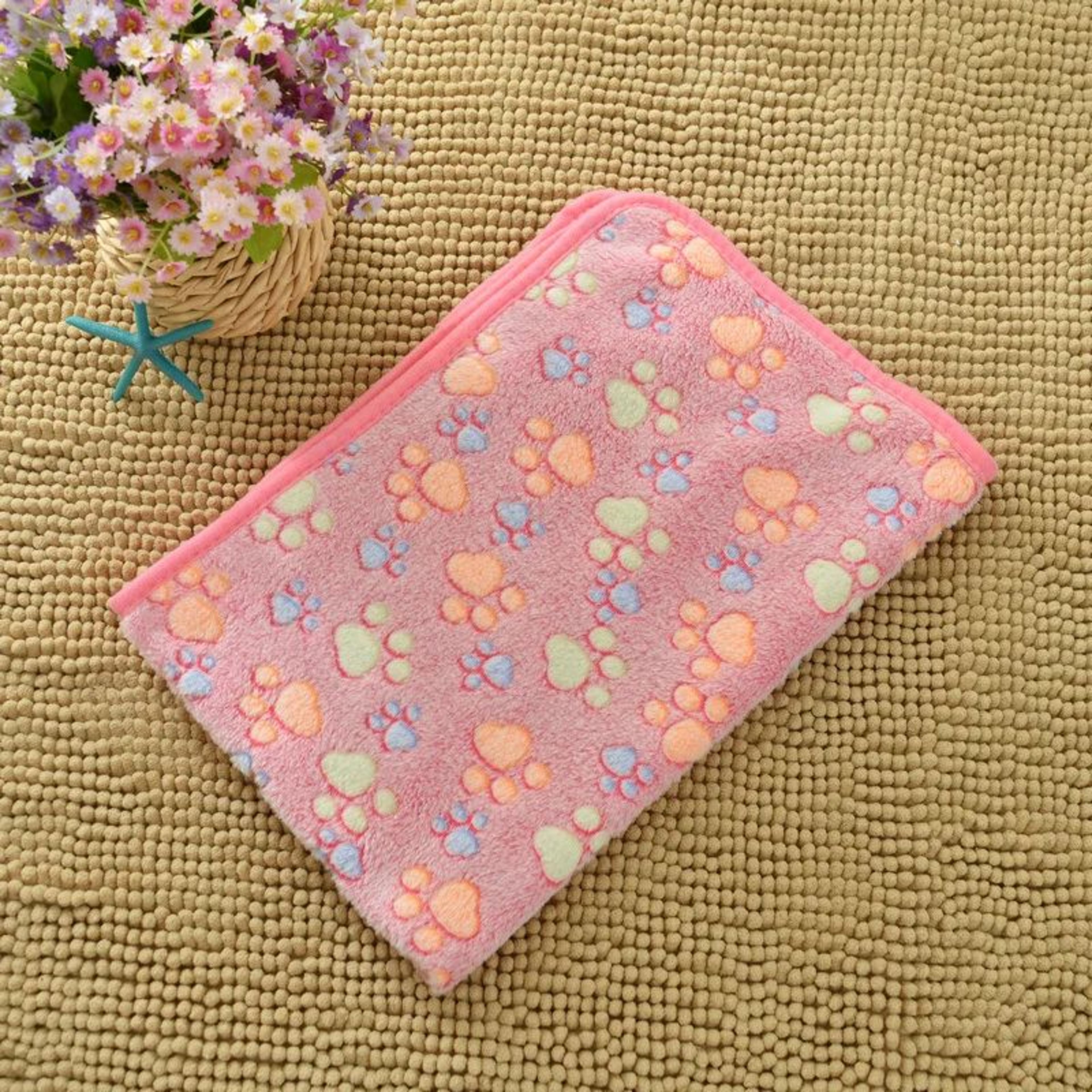 Soft Flannel Paw Print Pet Blanket 8