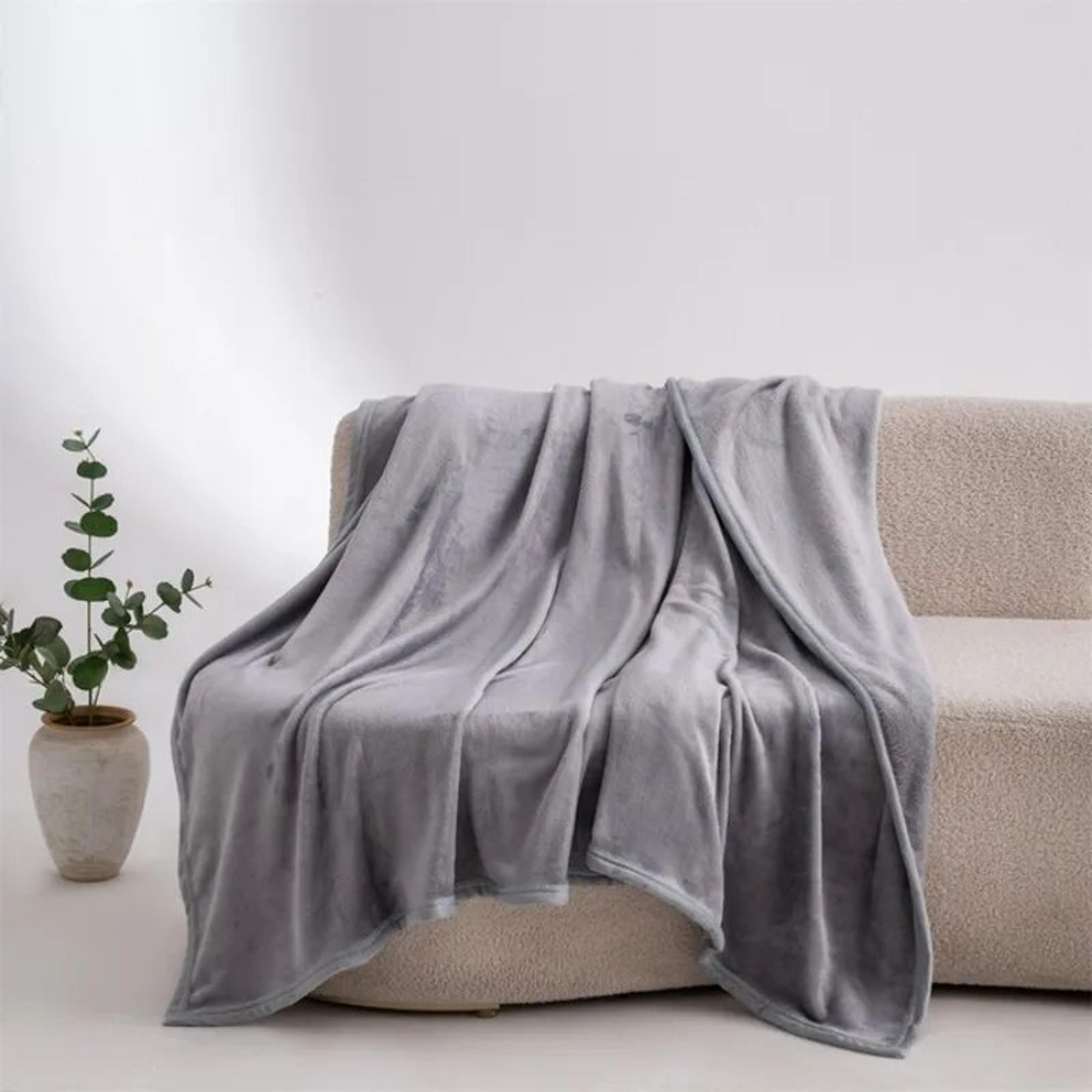 Extra Soft Flannel Throw Blanket For Sofa Bed And Travel 5