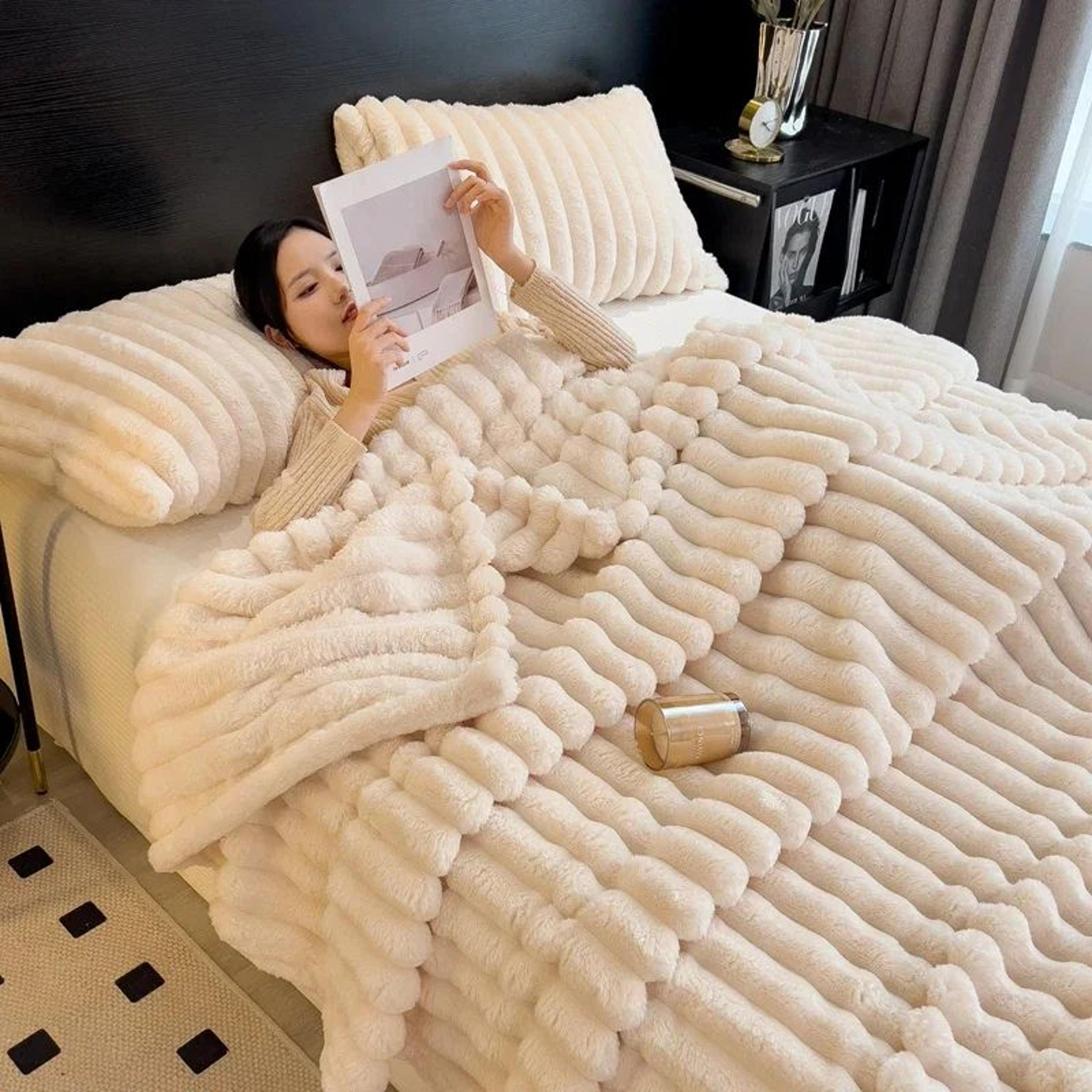 Thick Wide Striped Multifunctional Bed And Sofa Blanket 3