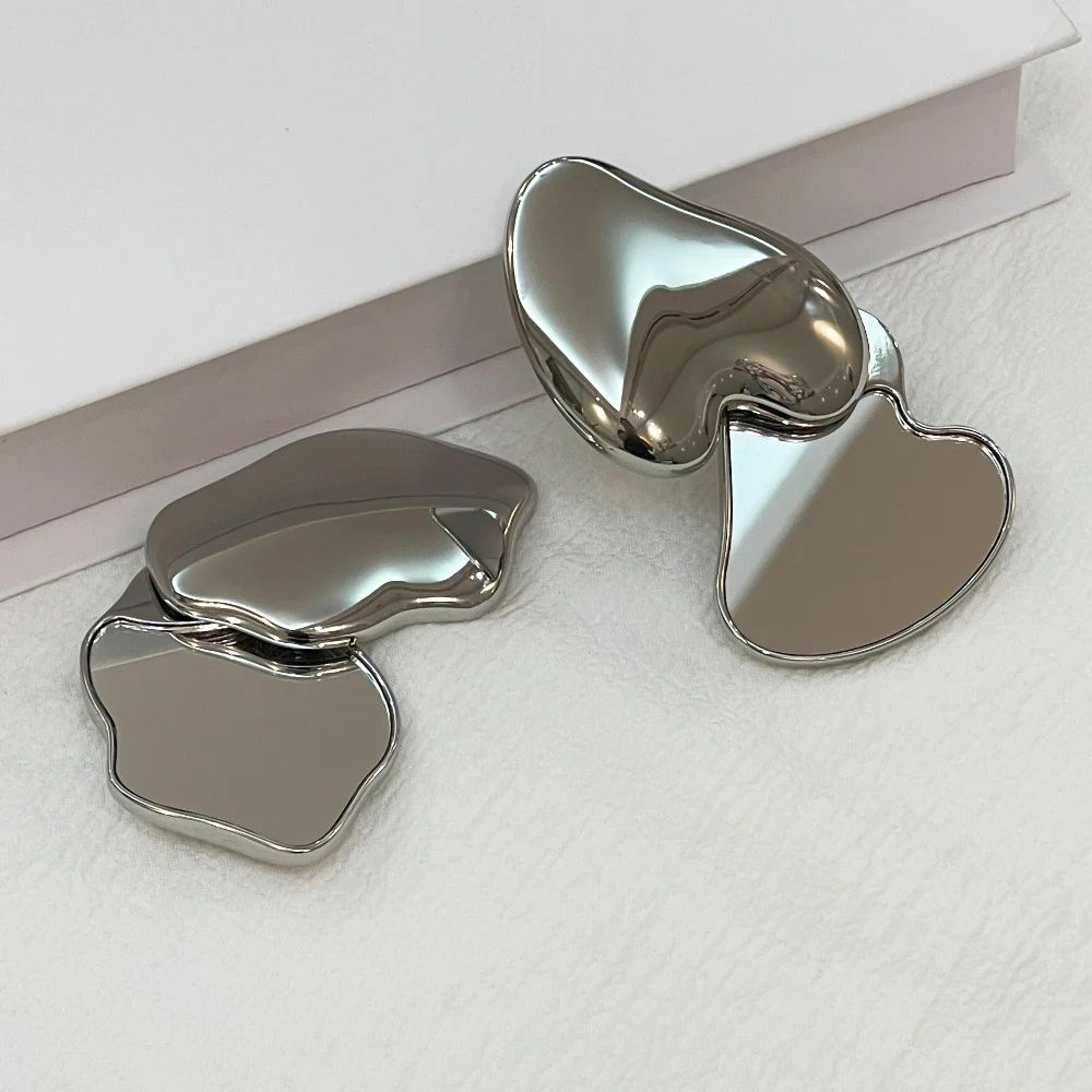 Heart Shaped Double Sided Portable Folding Makeup Mirror 3