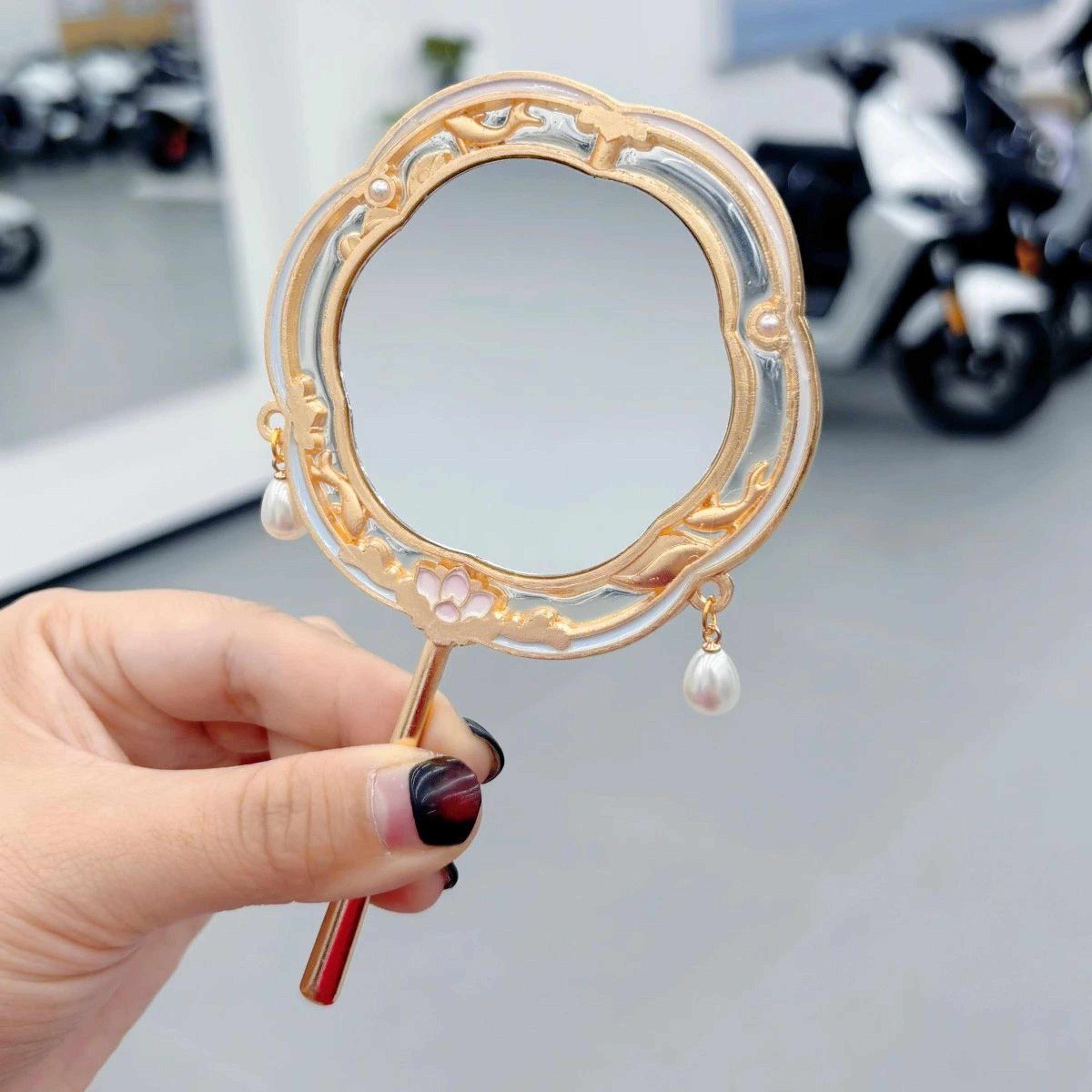 Chinese Style Lotus Goldfish Portable Makeup Mirror 2