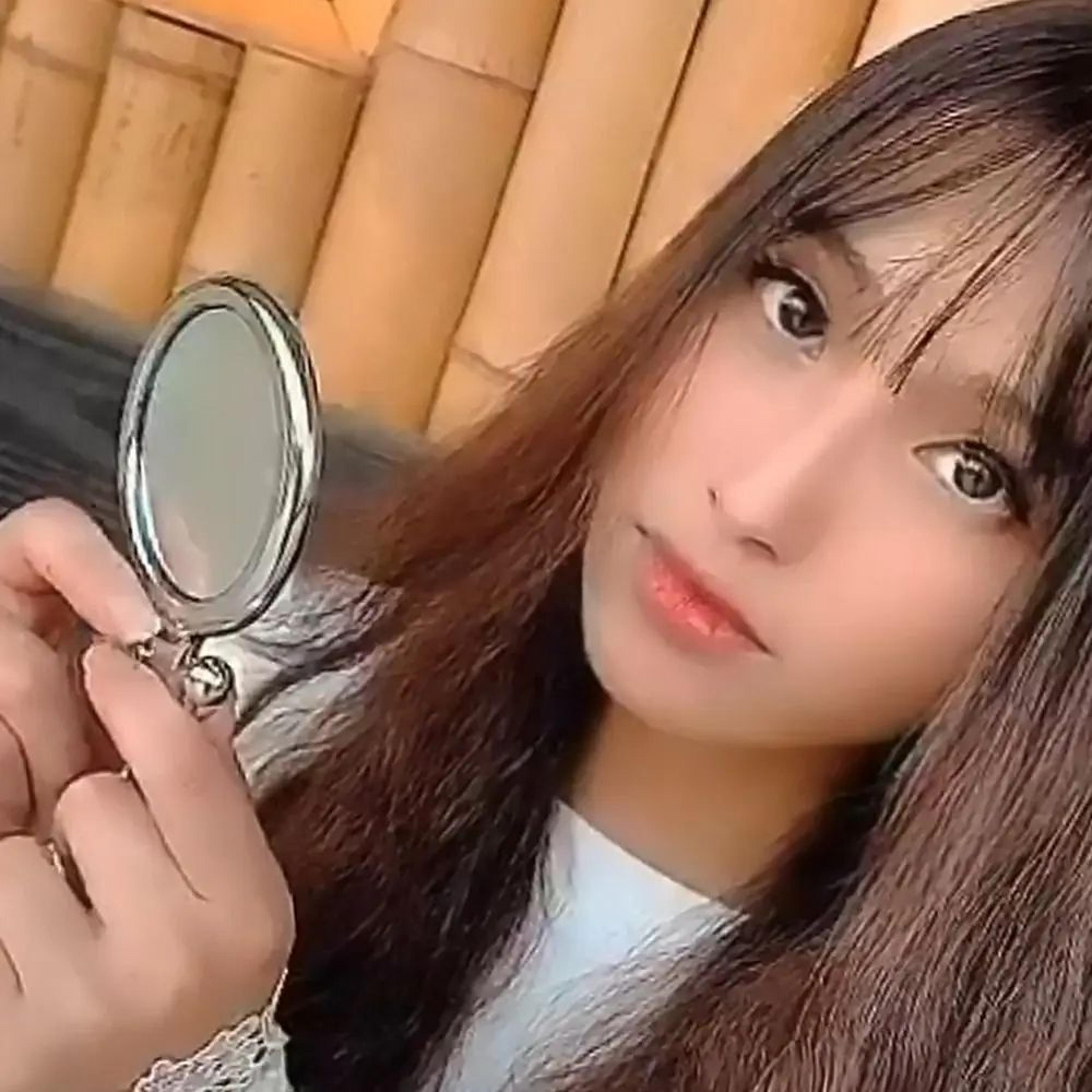 Personalized Folding Magnifying Compact Makeup Mirror 4