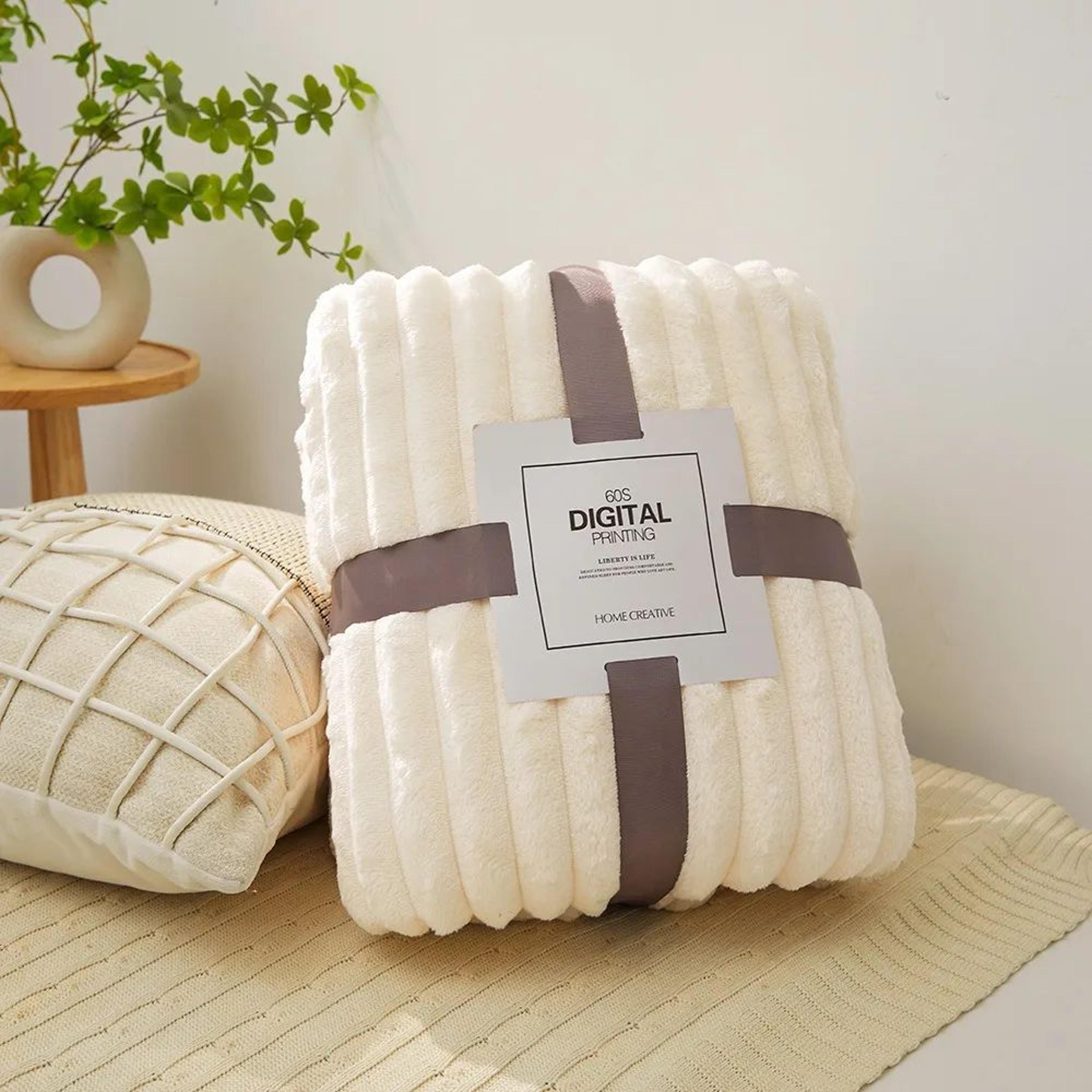 Ultra Soft Double Sided Fleece Warm Throw Blanket 7