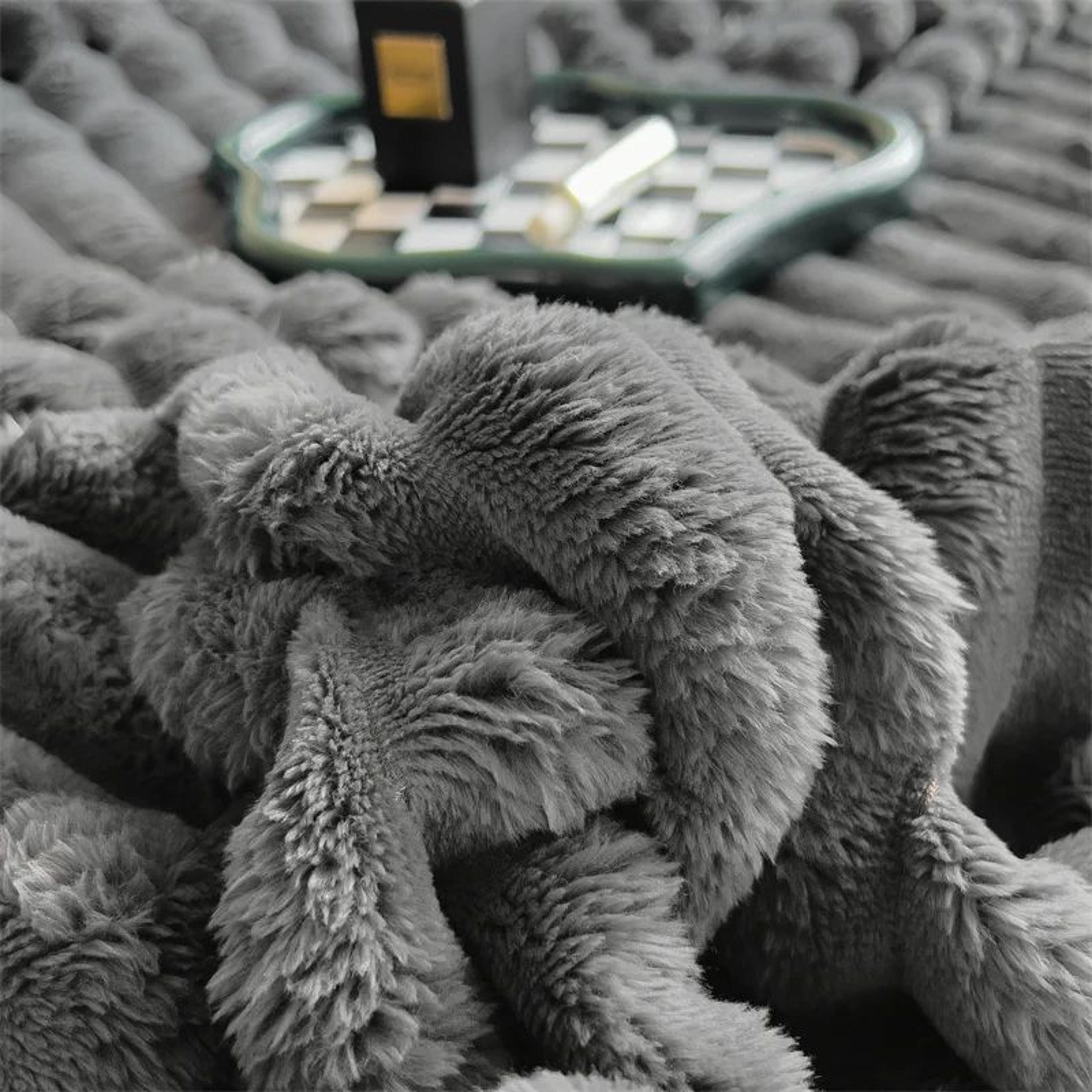 Soft Plush Carved Thick Warm Winter Throw Blanket 5