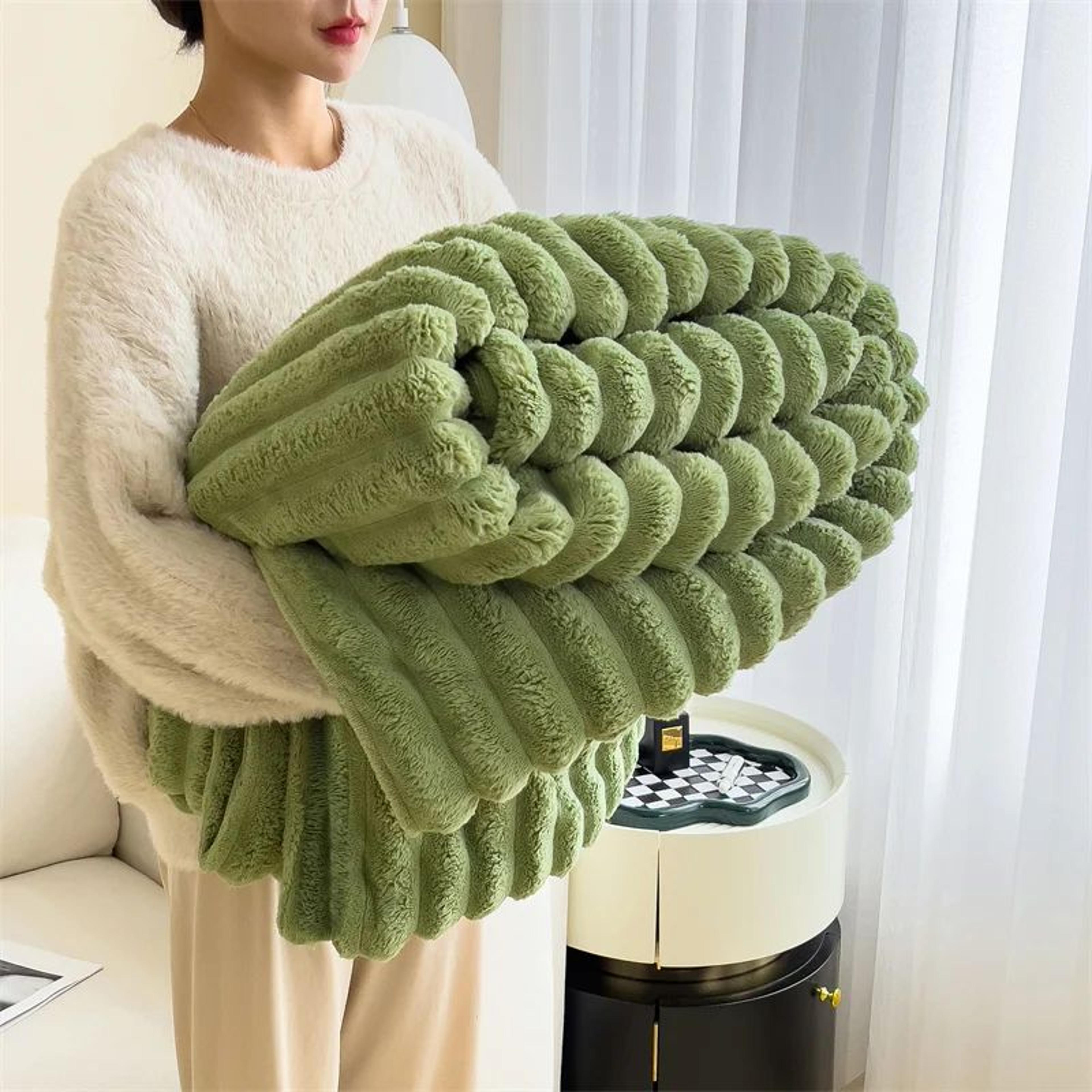 Soft Plush Carved Thick Warm Winter Throw Blanket 8