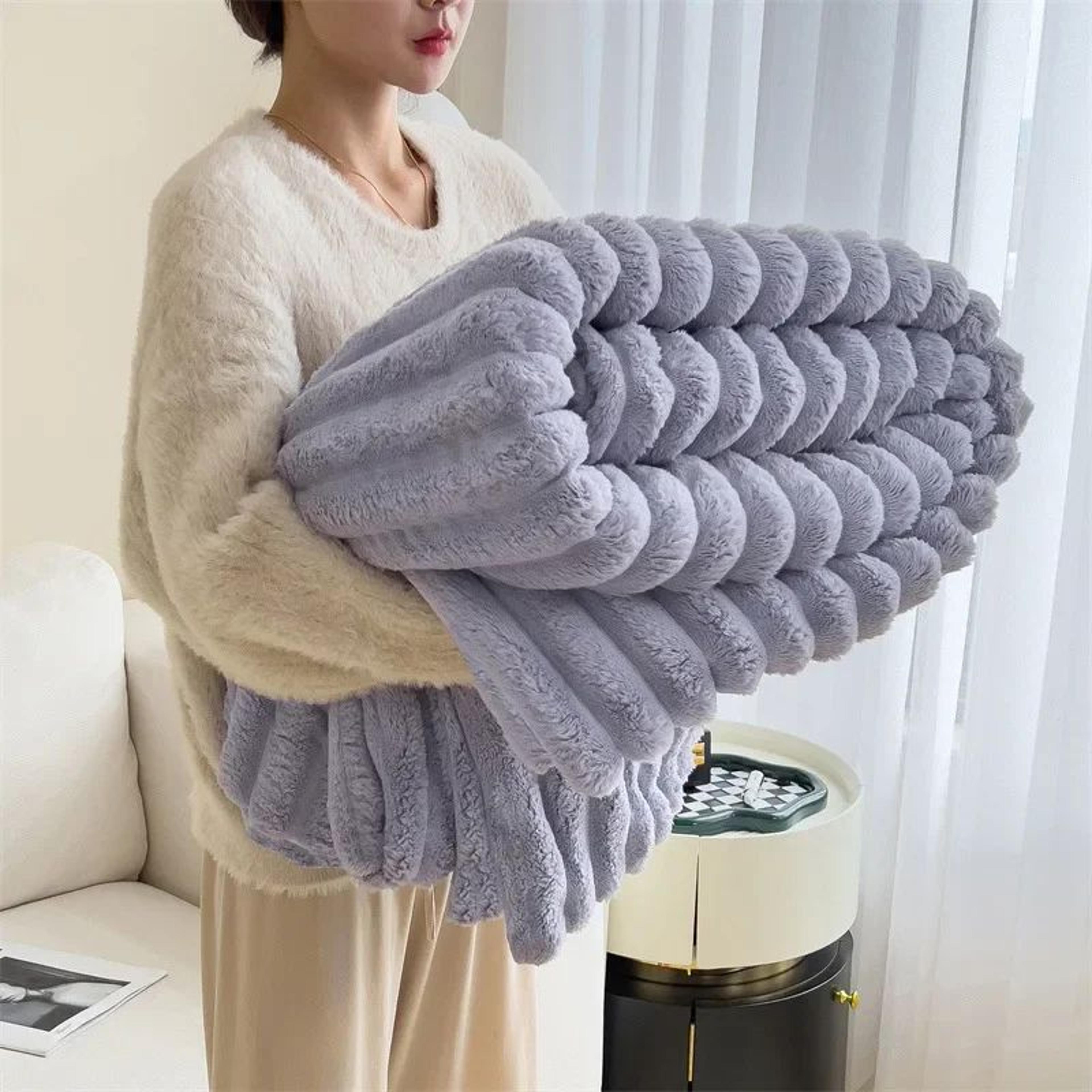 Luxury Rabbit Velvet Thick Warm Winter Throw Blanket 10