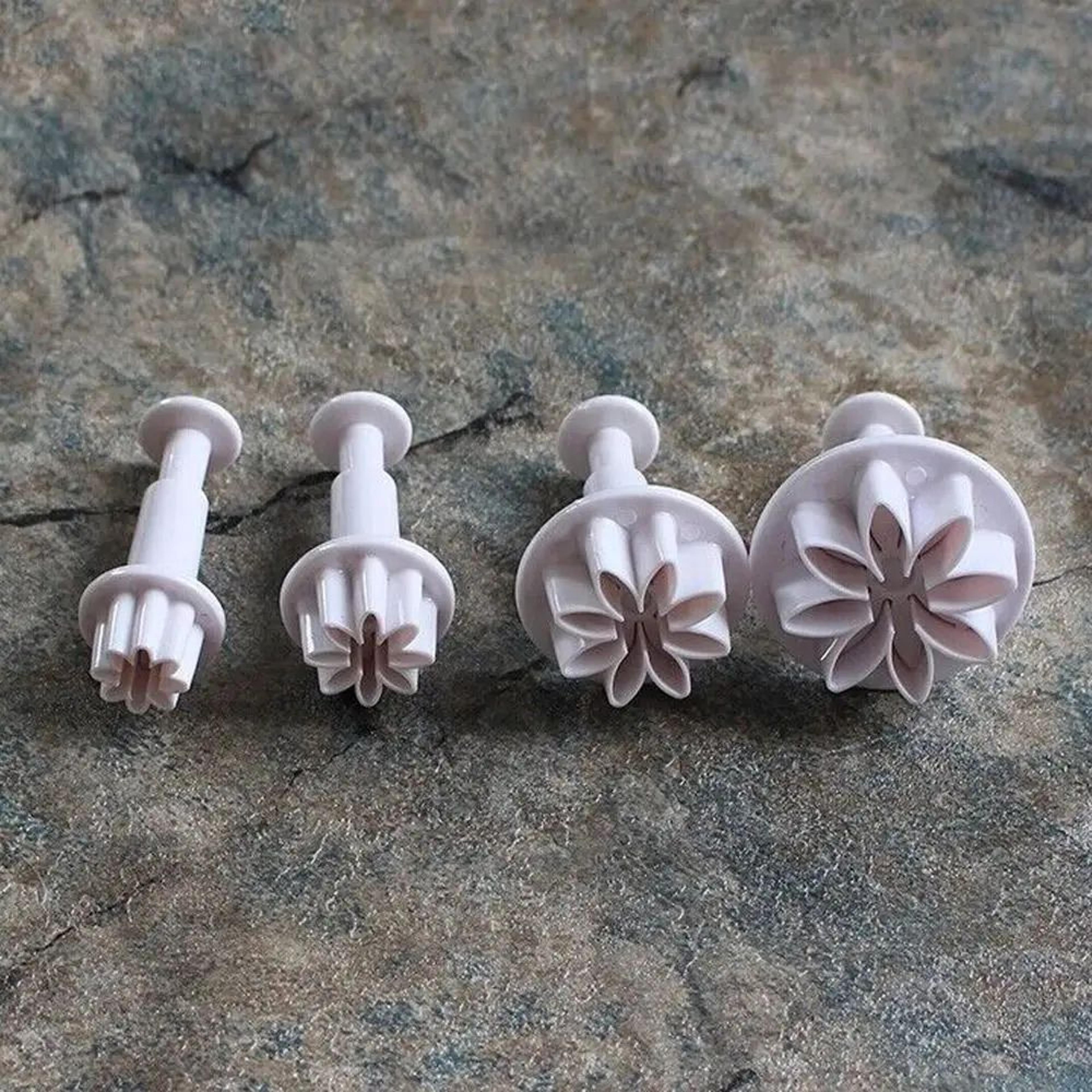 4 Piece Daisy Flower Fondant Cutter And Plunger Set 1