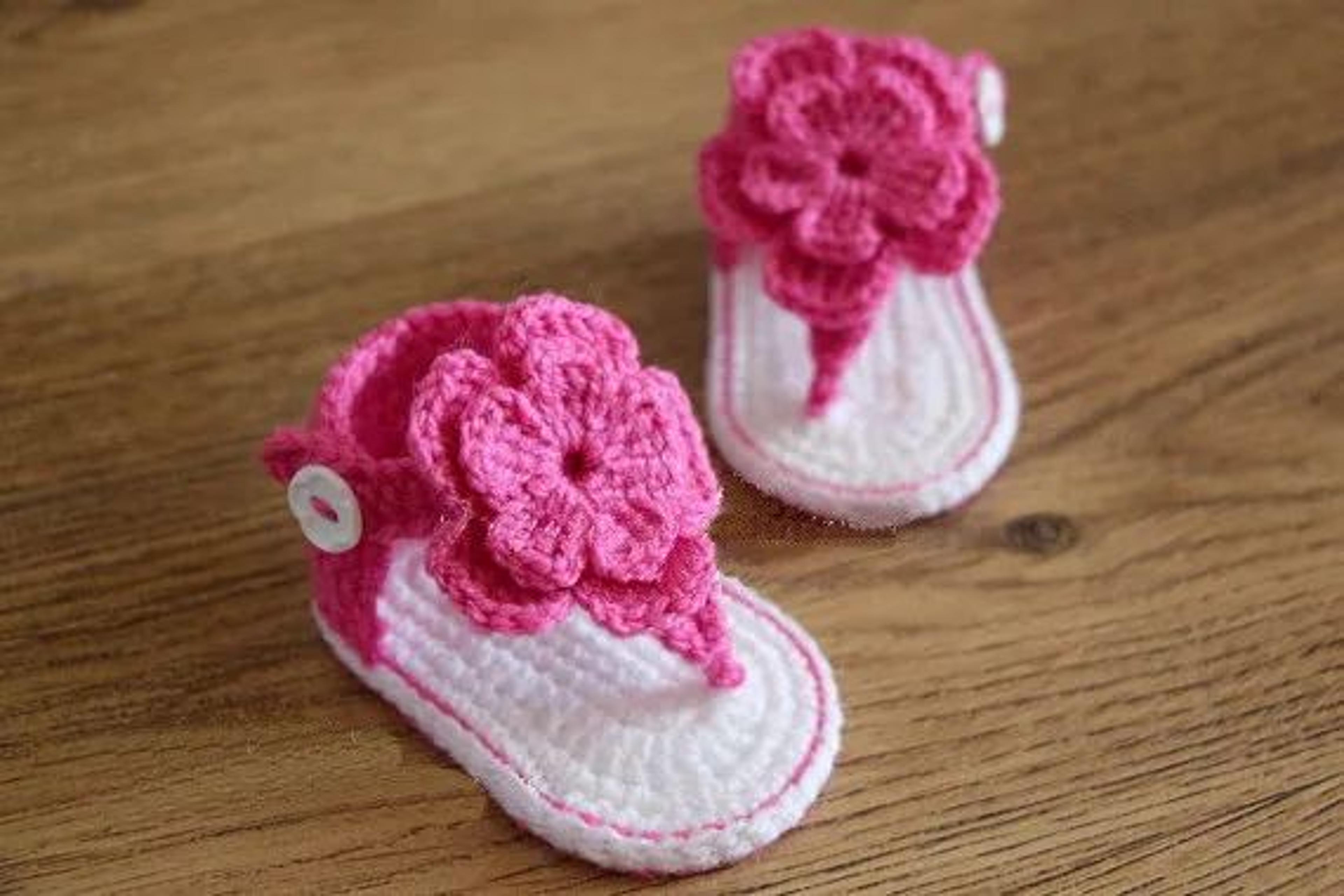 Crochet Baby Summer Sandals With Cute Puff Flowers 2