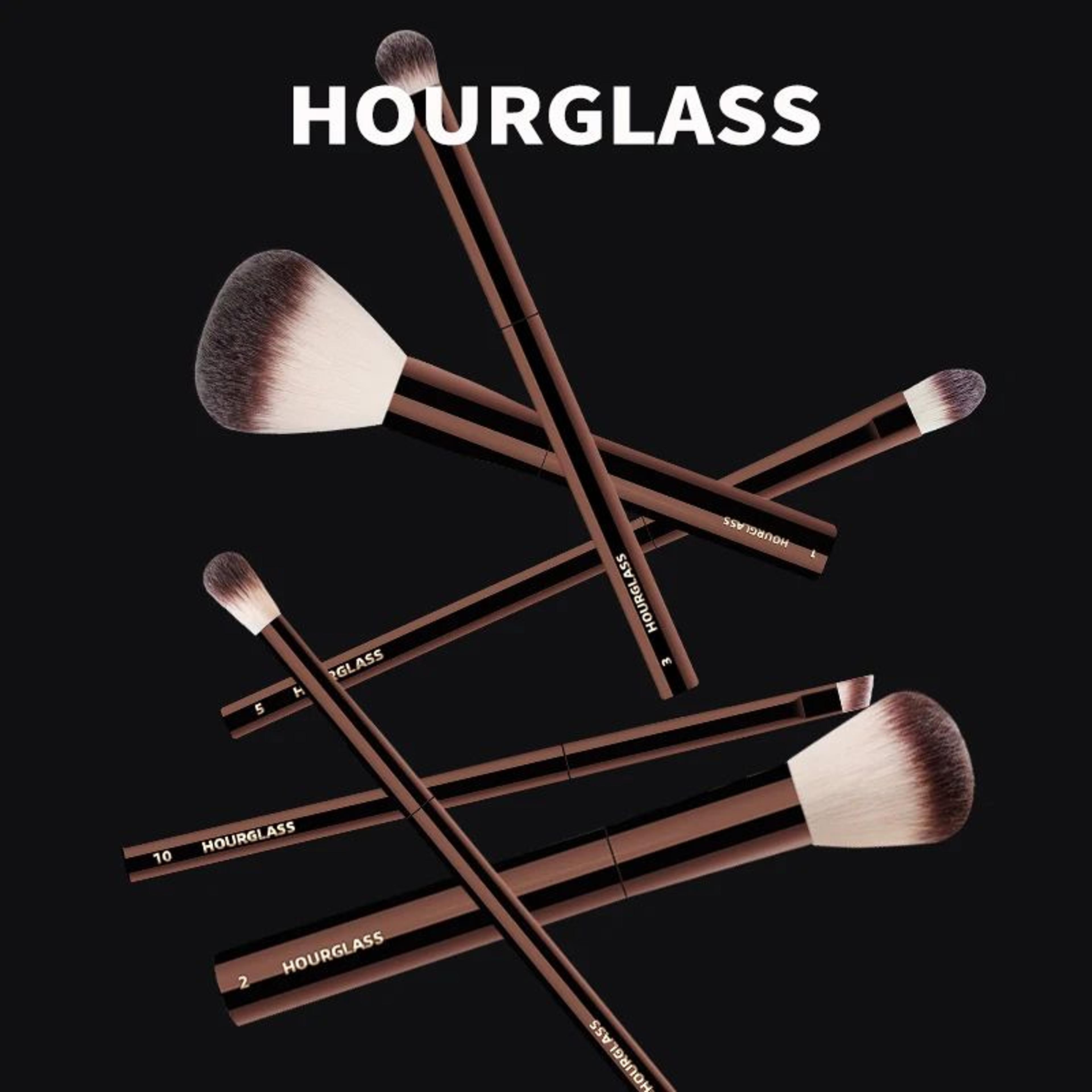 Retractable Blush Brush With Soft Fiber Bristles For Everyday Makeup 4