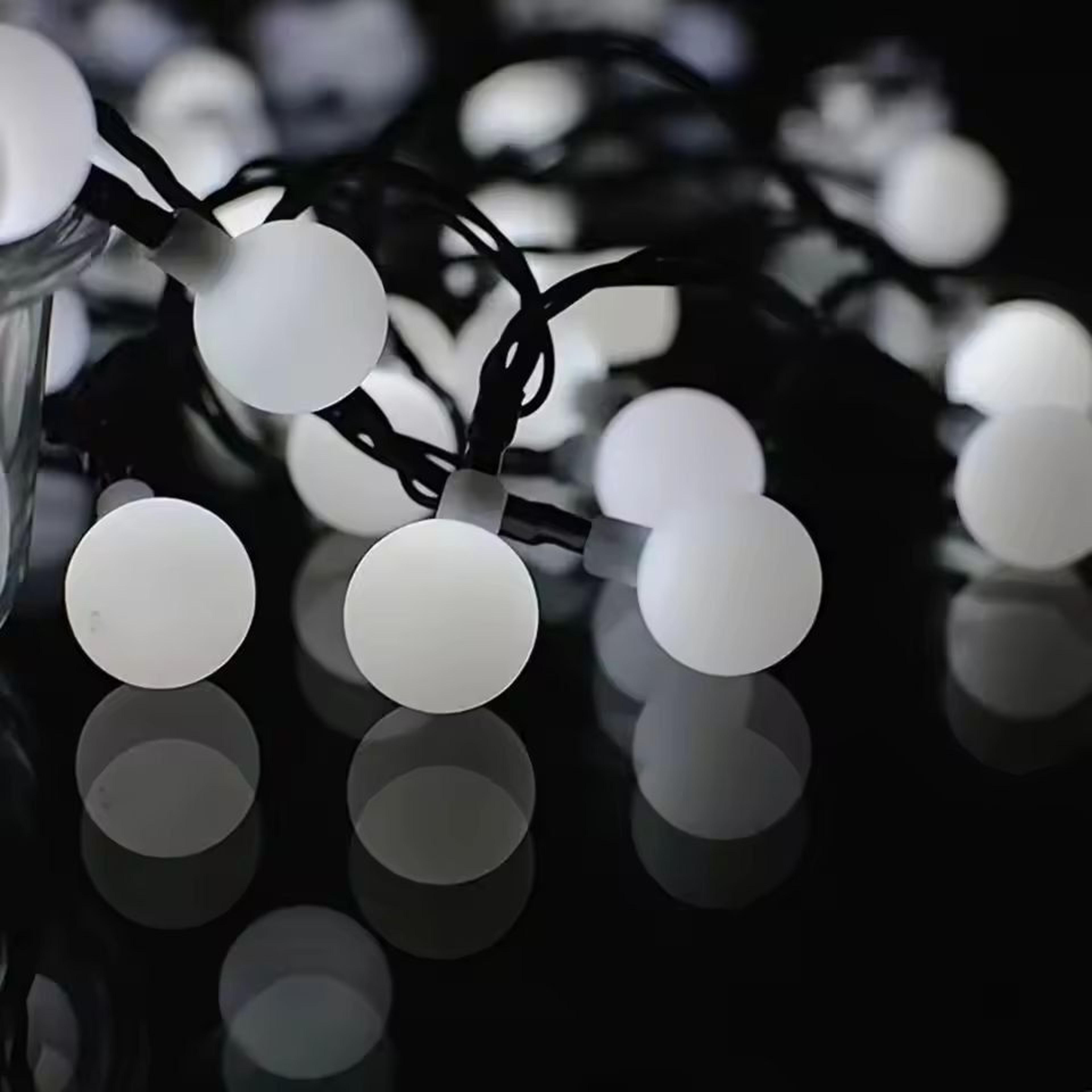 GardenGlow Solar Globe Light String  Frosted Outdoor Ball Lights For Patio  Garden 2