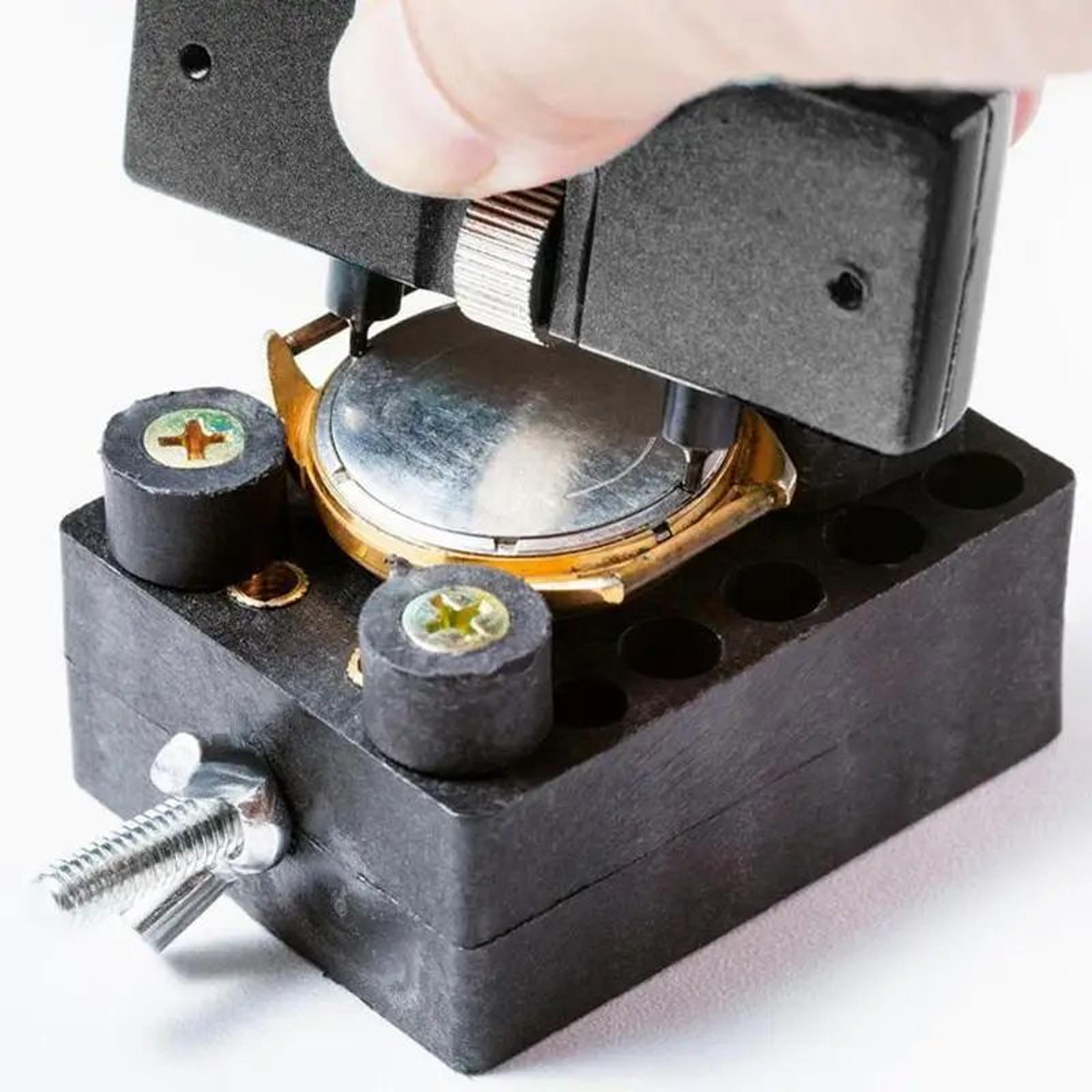 Adjustable DualJaw Watch Case Opener For ScrewBack Covers  Watch Repair Tool 3