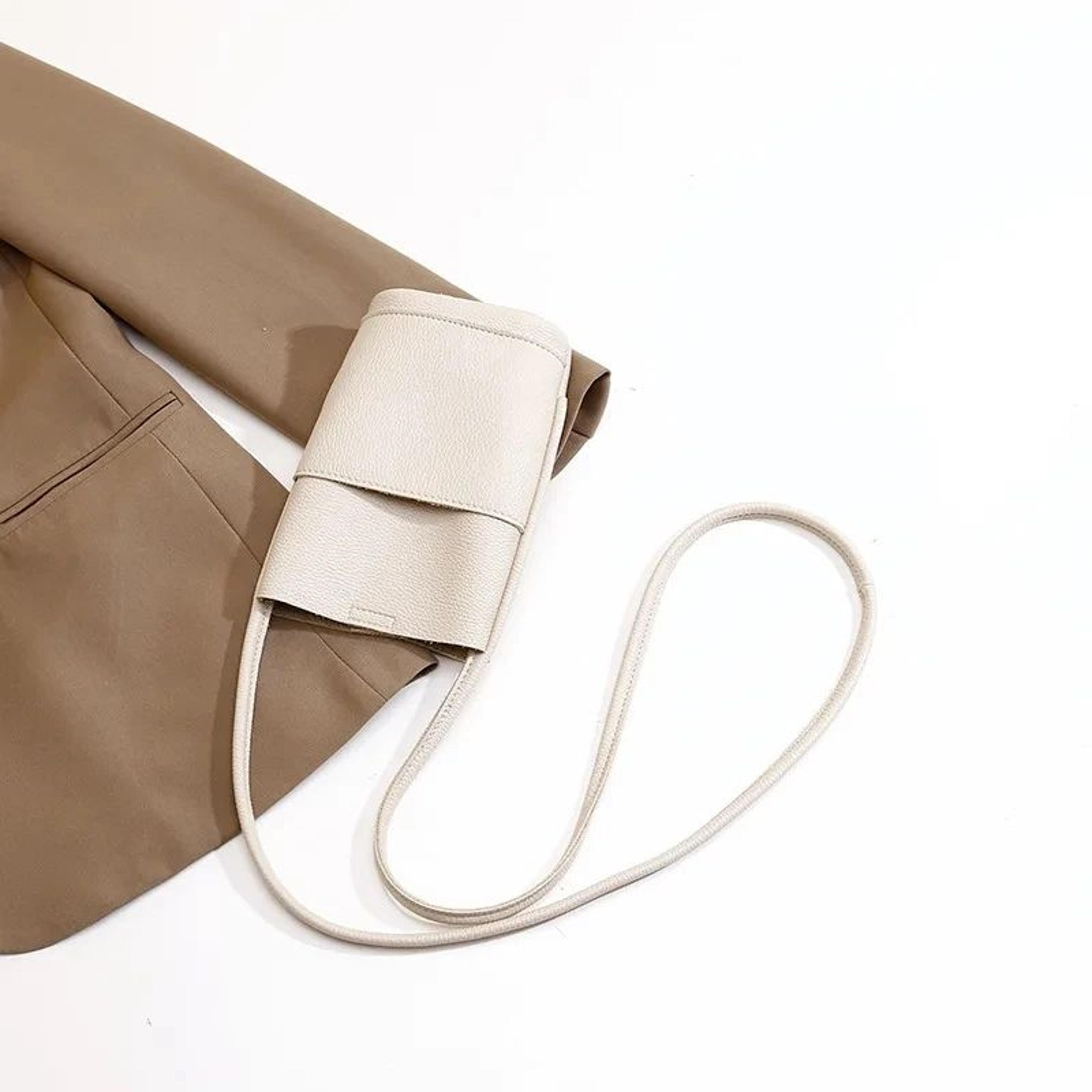 Everyday Chic Womens Crossbody Bag  PU Leather Flap Handbag With Secure Hasp 8