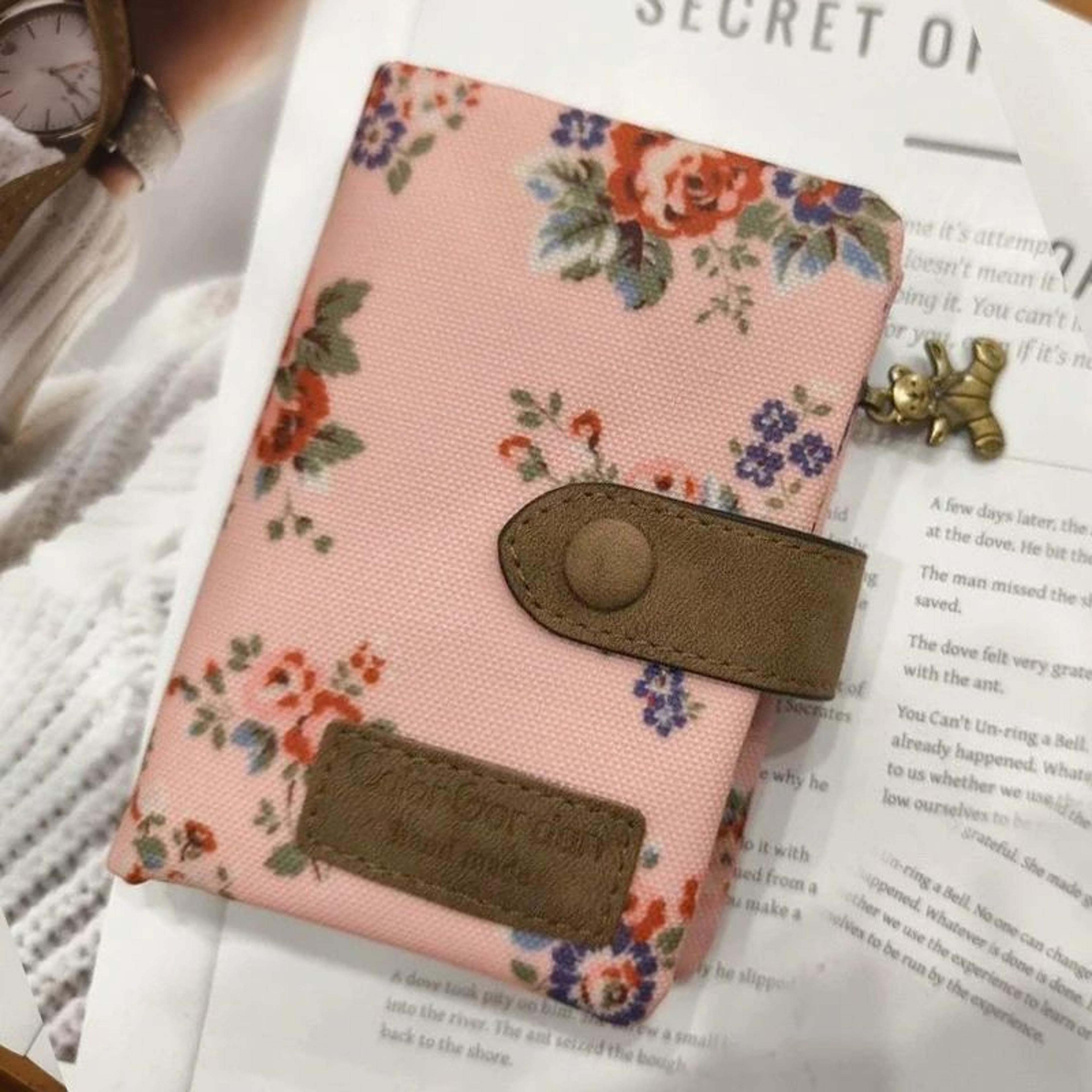 Everyday Womens Short Wallet With Hasp Closure Large Capacity Wallet Coin  Card Organizer 12