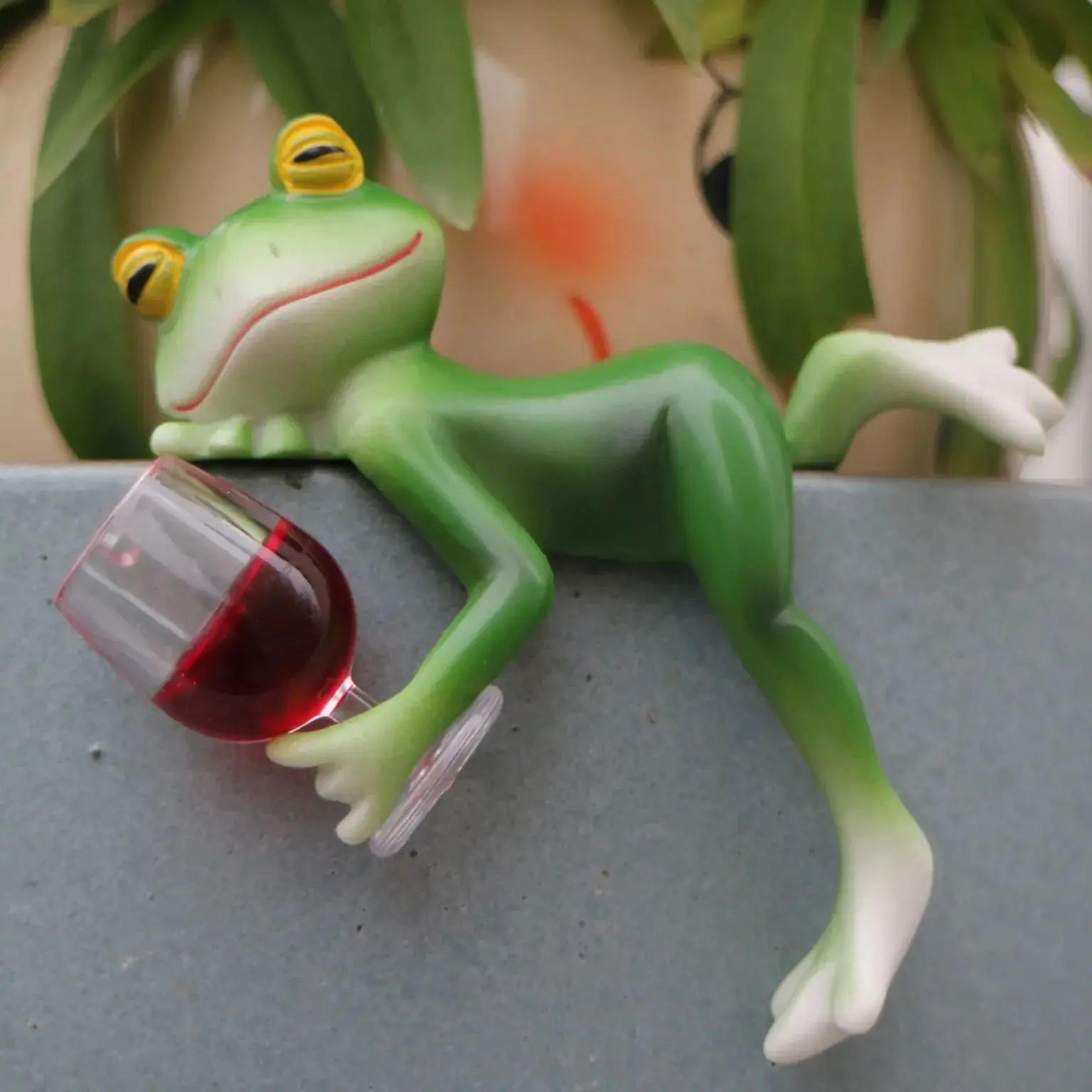 Tipsy Green Frog Flower Pot Hanger With Wine Glass Whimsical Garden Ornament 0