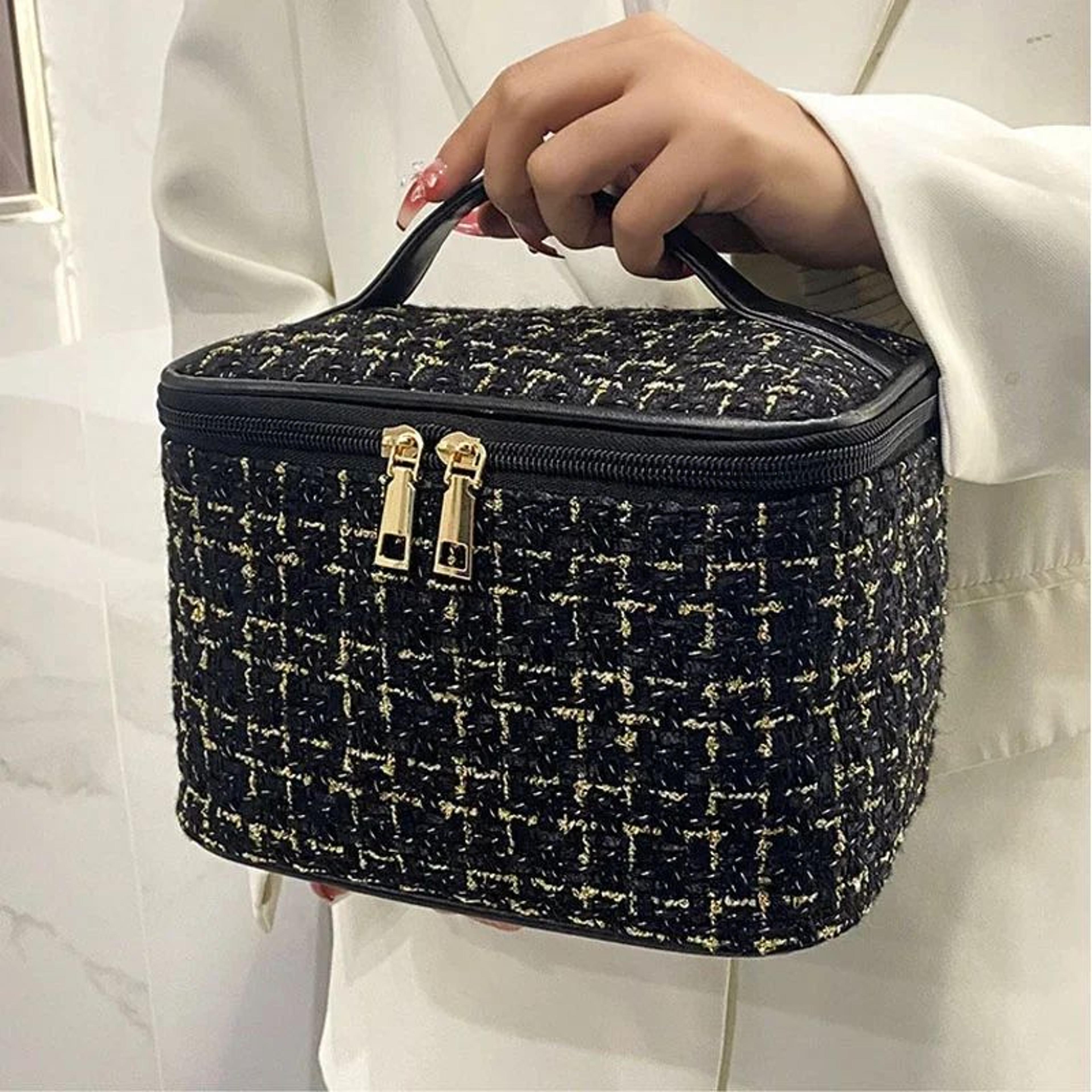Knitted Travel Cosmetic Bag  Large Capacity Portable Makeup Organizer For Women 1