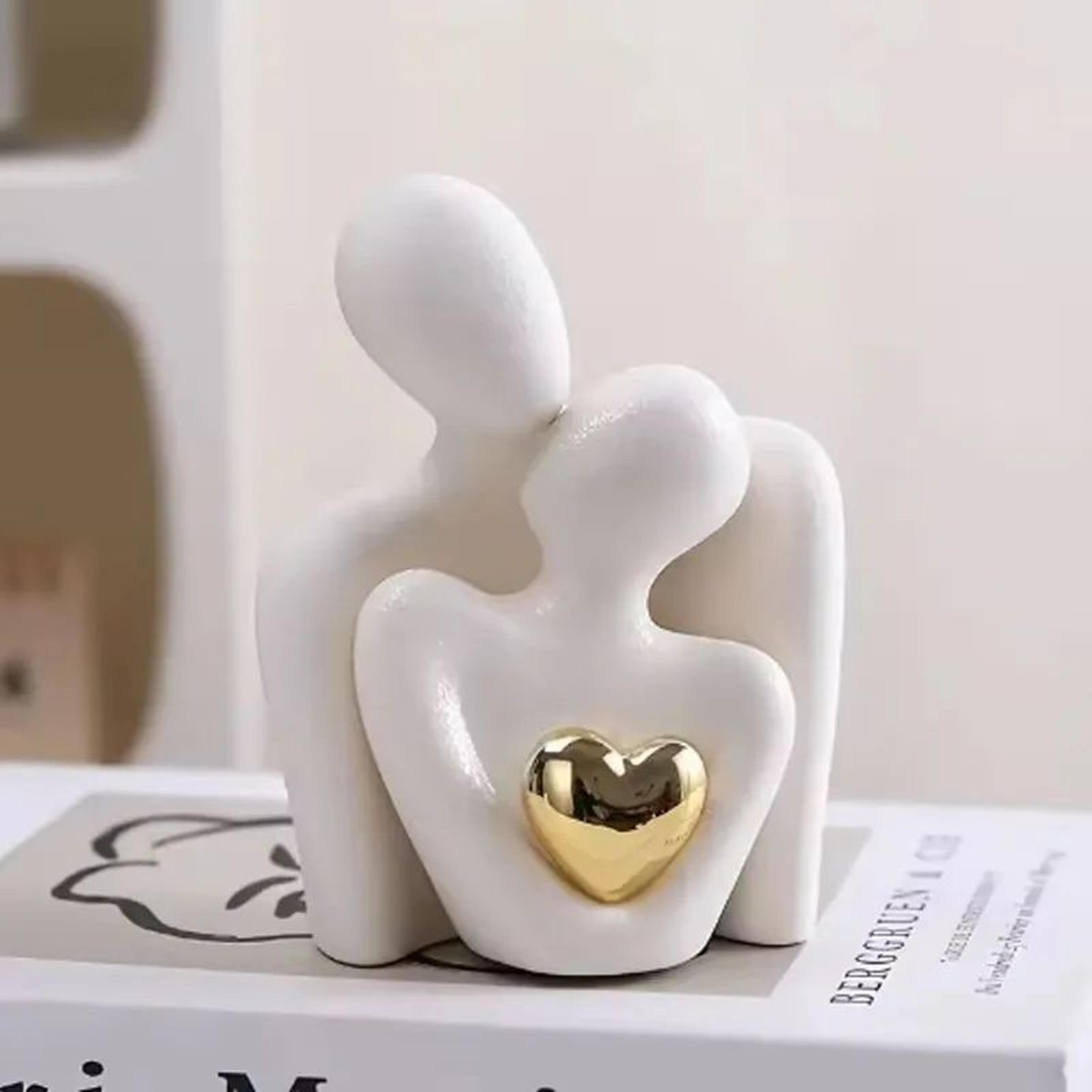Romantic Couple Statue Love Embrace Figurine For Bedroom Decor 3