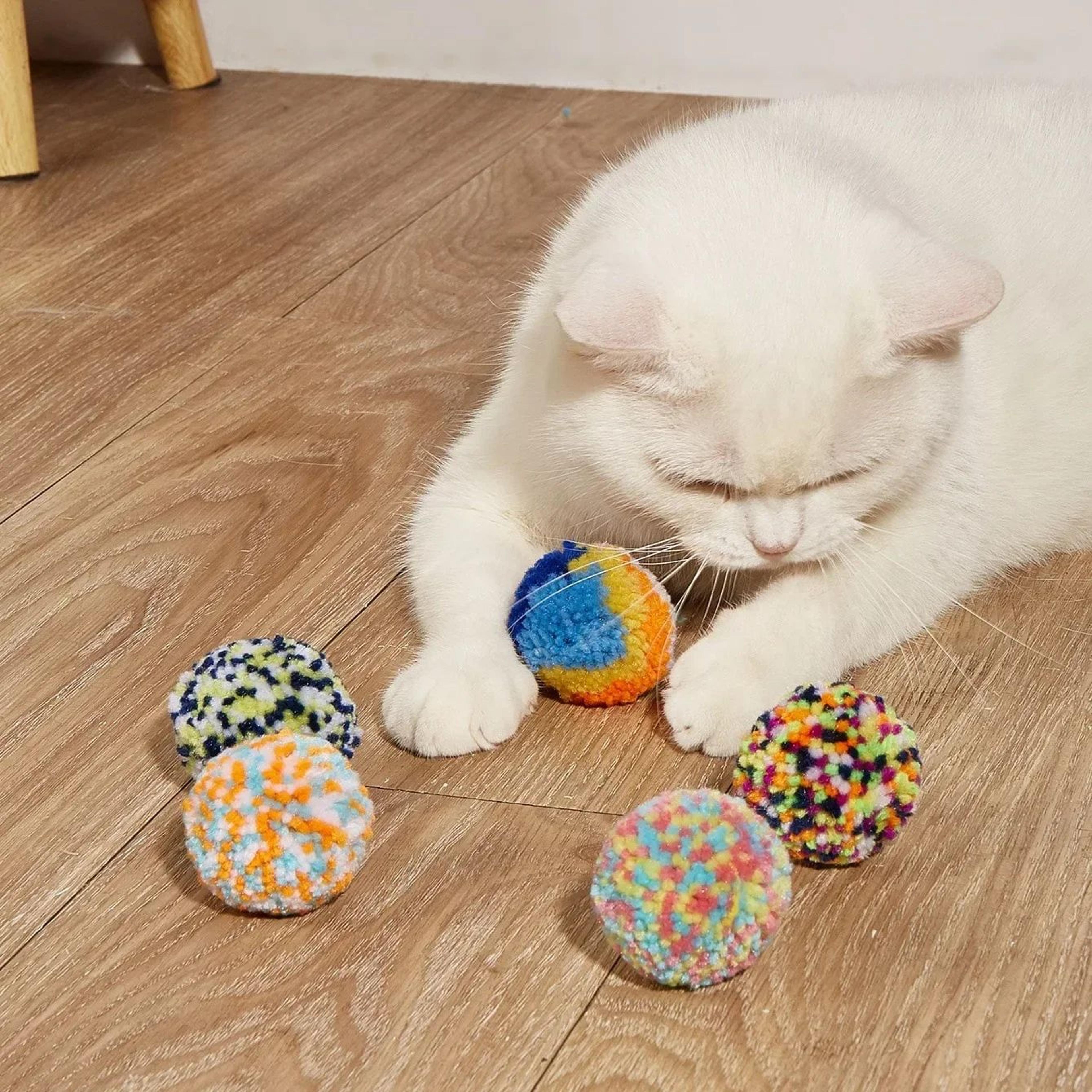 PlayPurr Yarn Ball Interactive Cat Toy 1