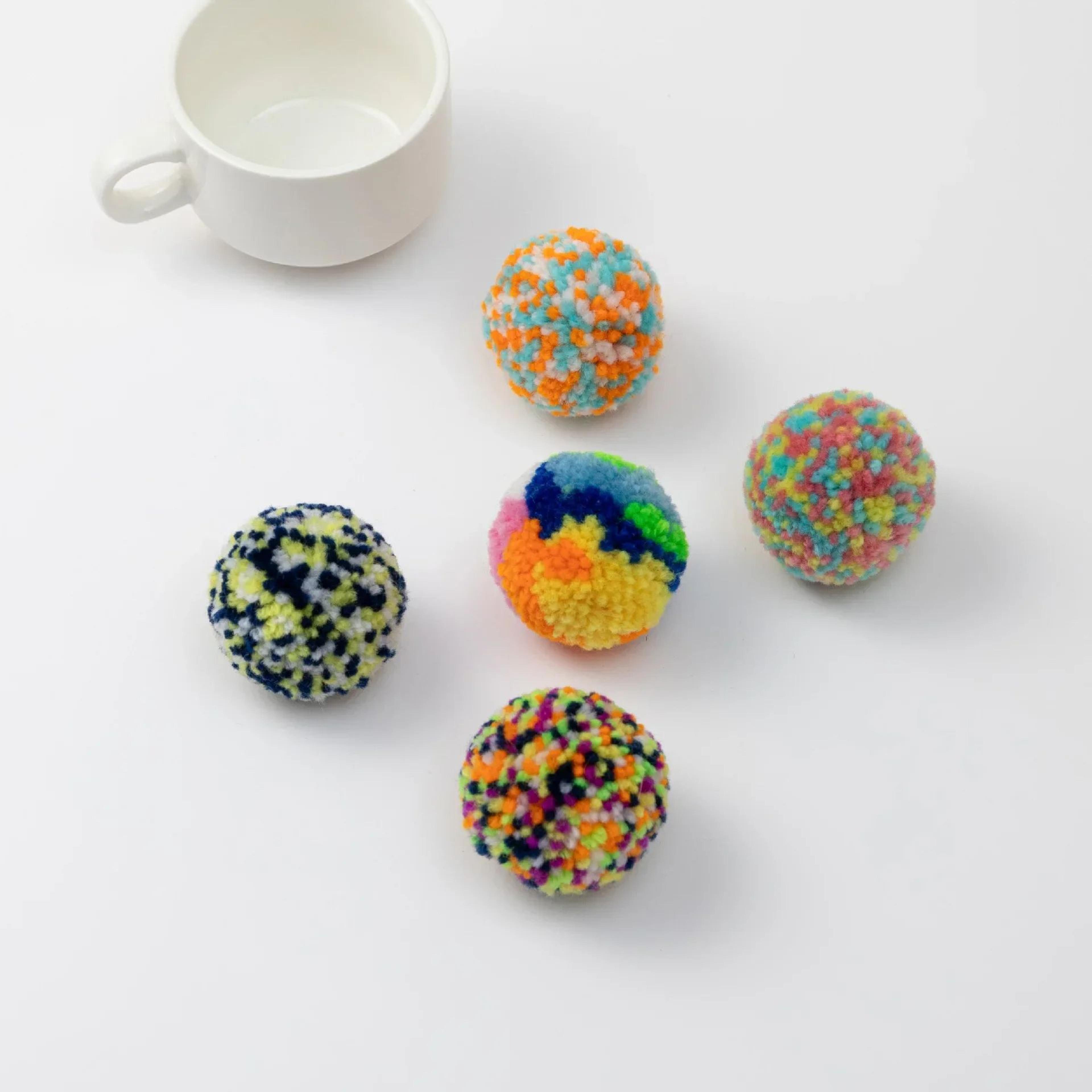 PlayPurr Yarn Ball Interactive Cat Toy 2