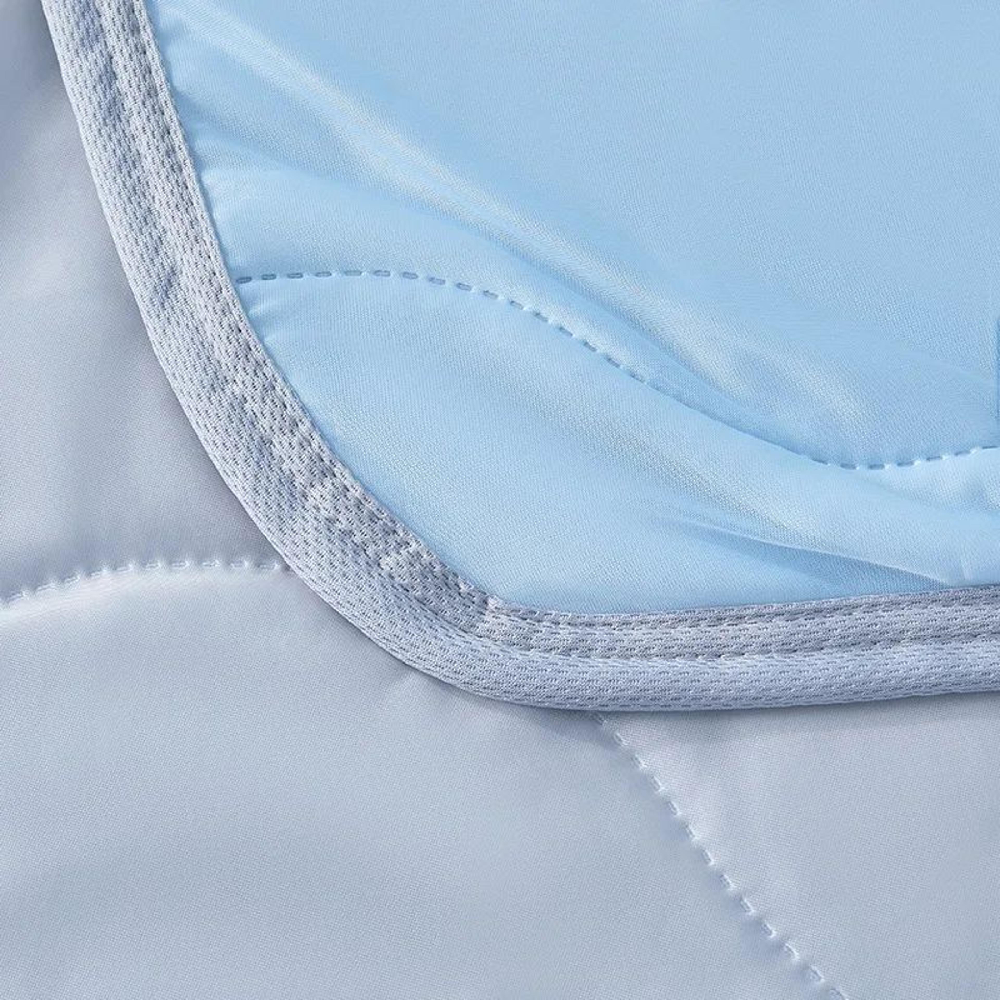 Ice Silk Cooling Blanket Lightweight Breathable Summer Comforter 4