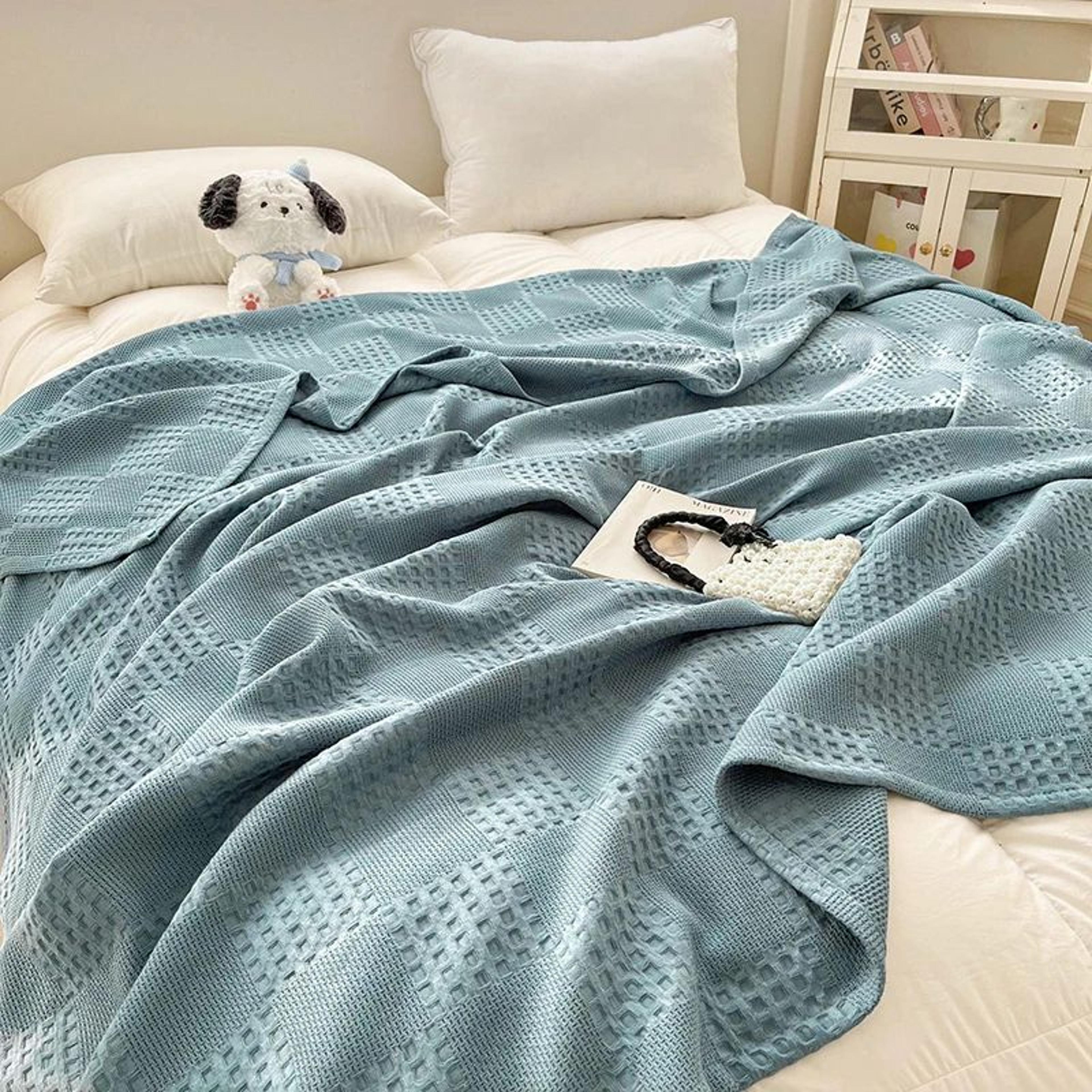 Battilo Cotton Waffle Throw Blanket Soft Breathable Lightweight Blanket For Bed And Sofa 4