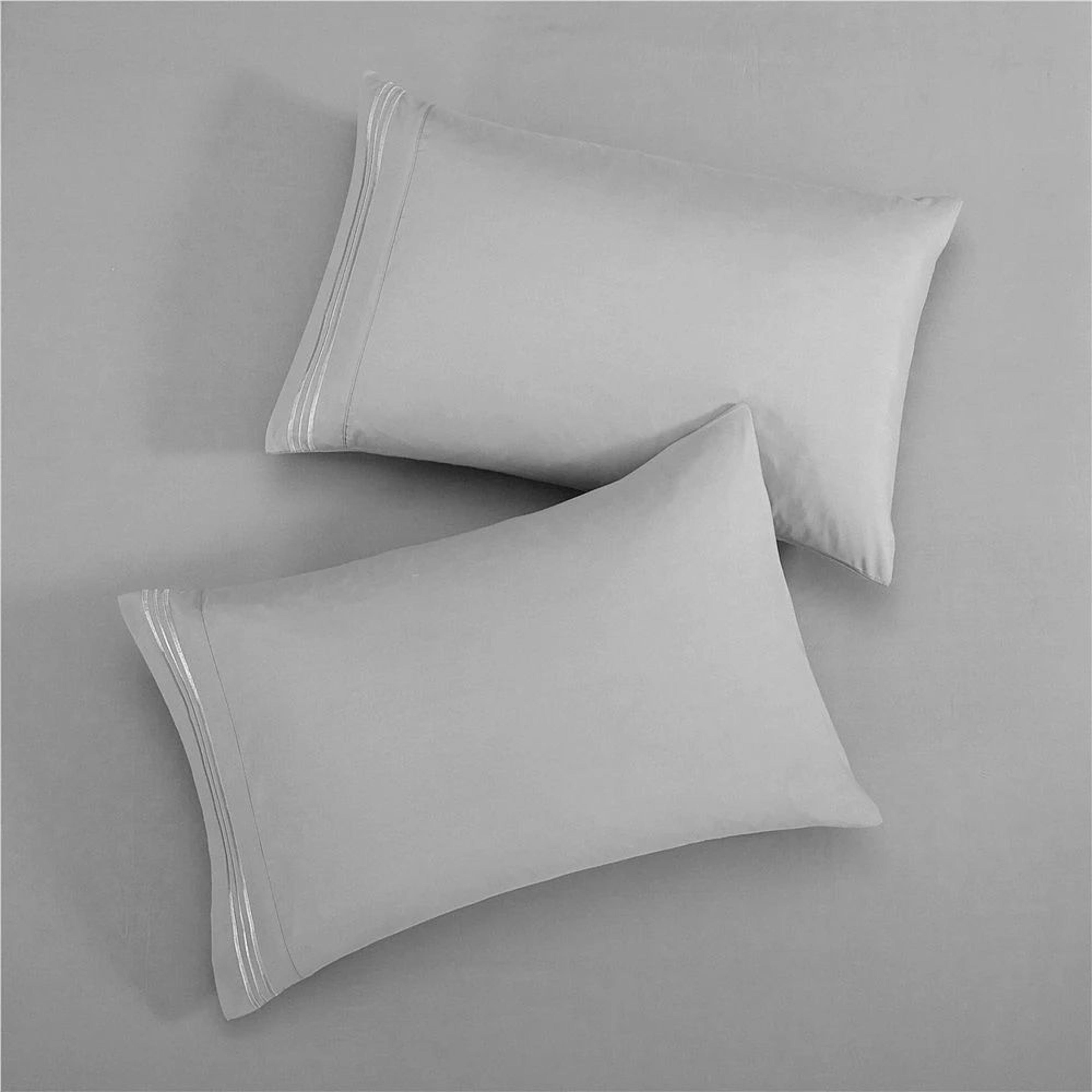 Luxury Microfiber 4 Piece Bed Sheet Set With Fitted Sheet And Pillowcases 3