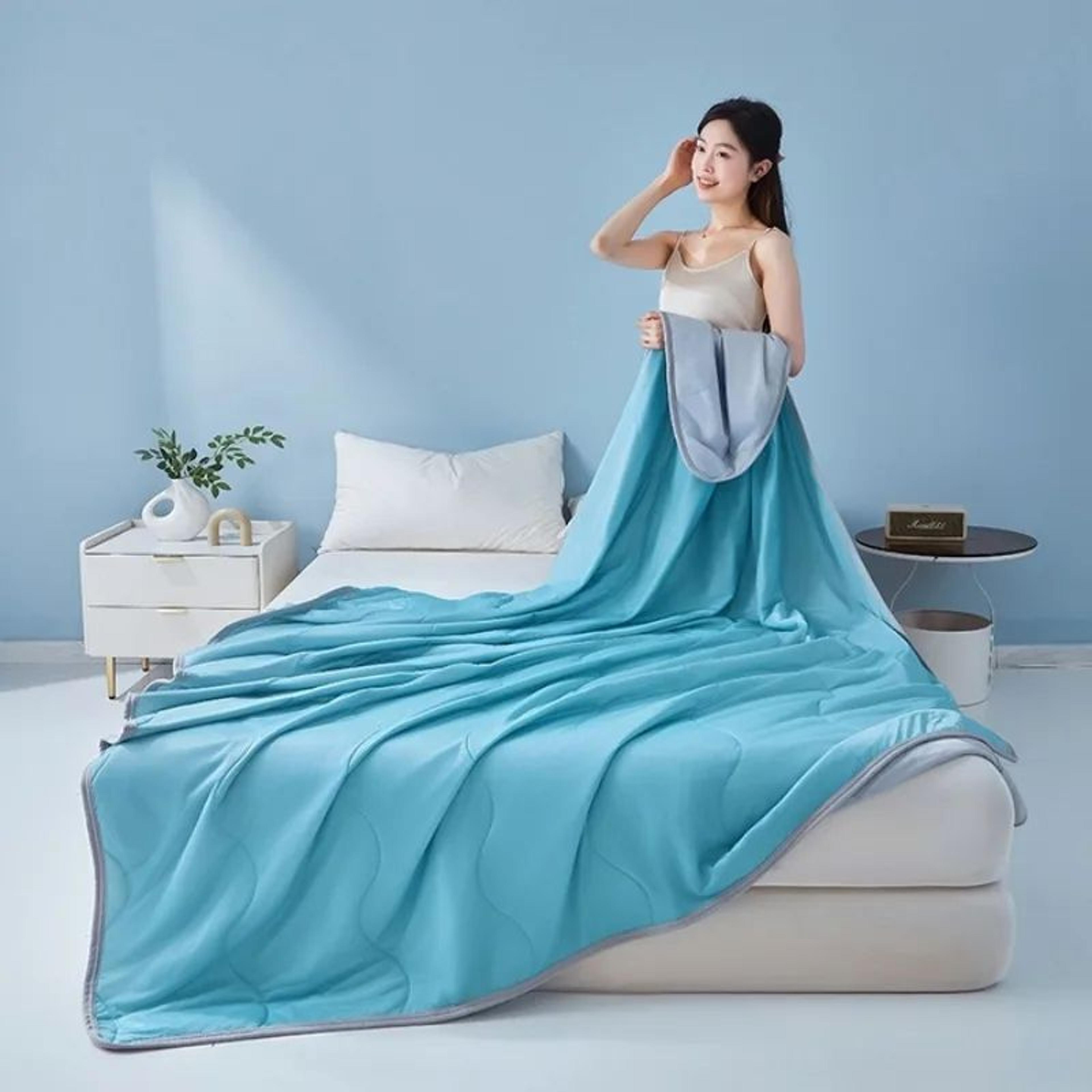 Cooling Ice Silk Summer Quilt Lightweight Machine Washable Air Conditioning Comforter 11